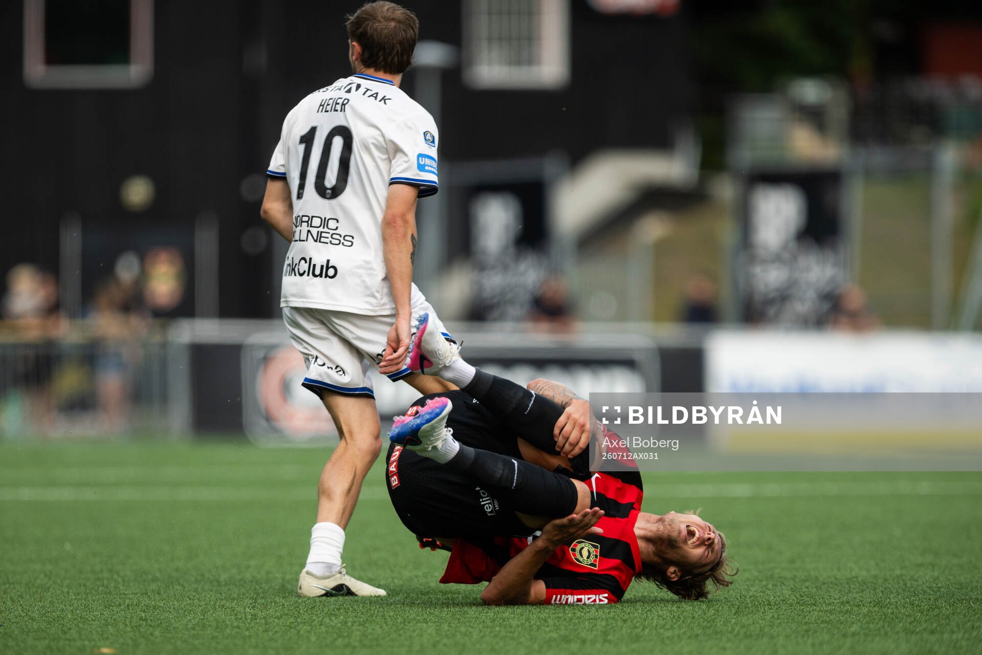 Brommapojkarnas Lukas Björklund har ont