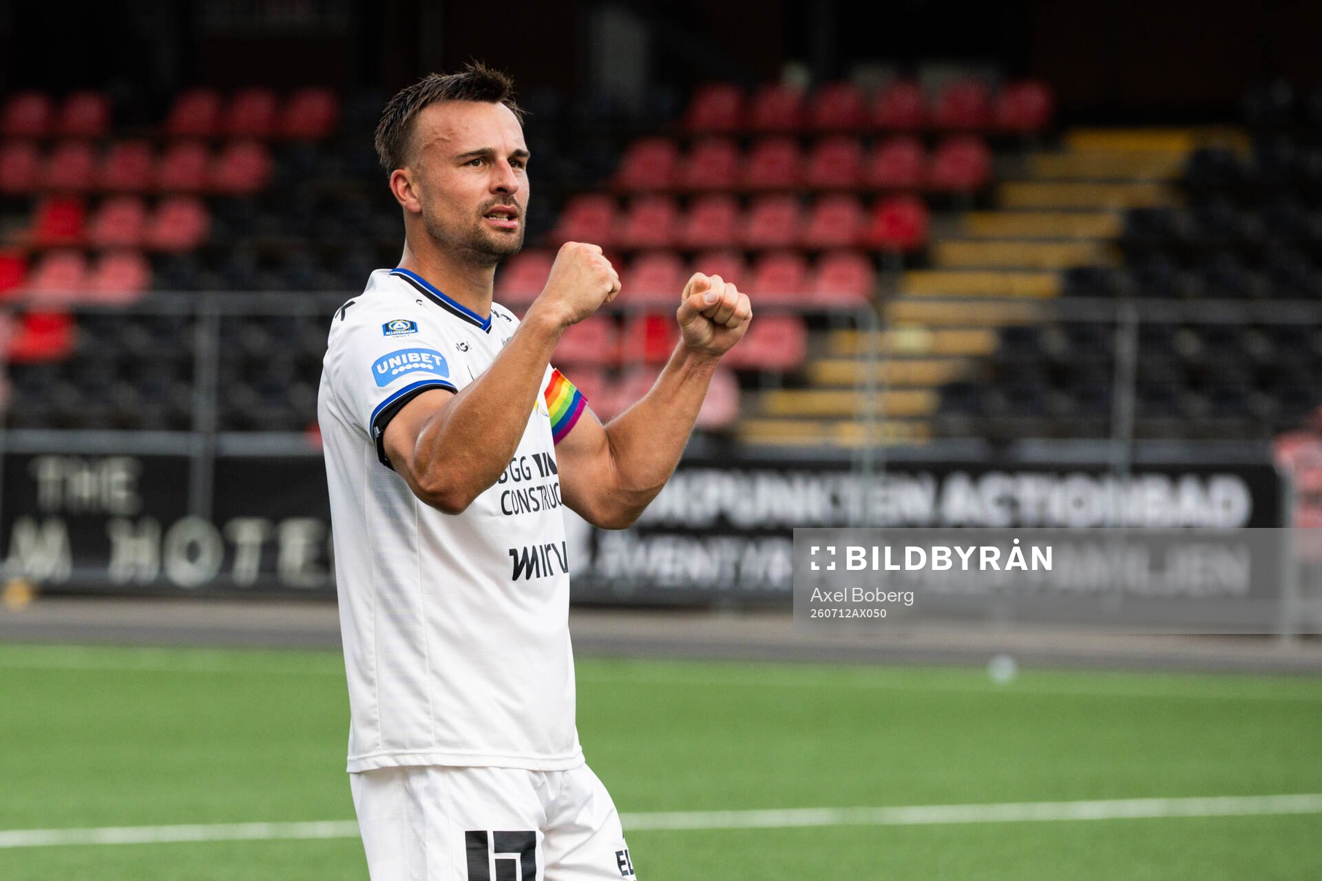 Sirius Henrik Rönnlöf Castegren jublar