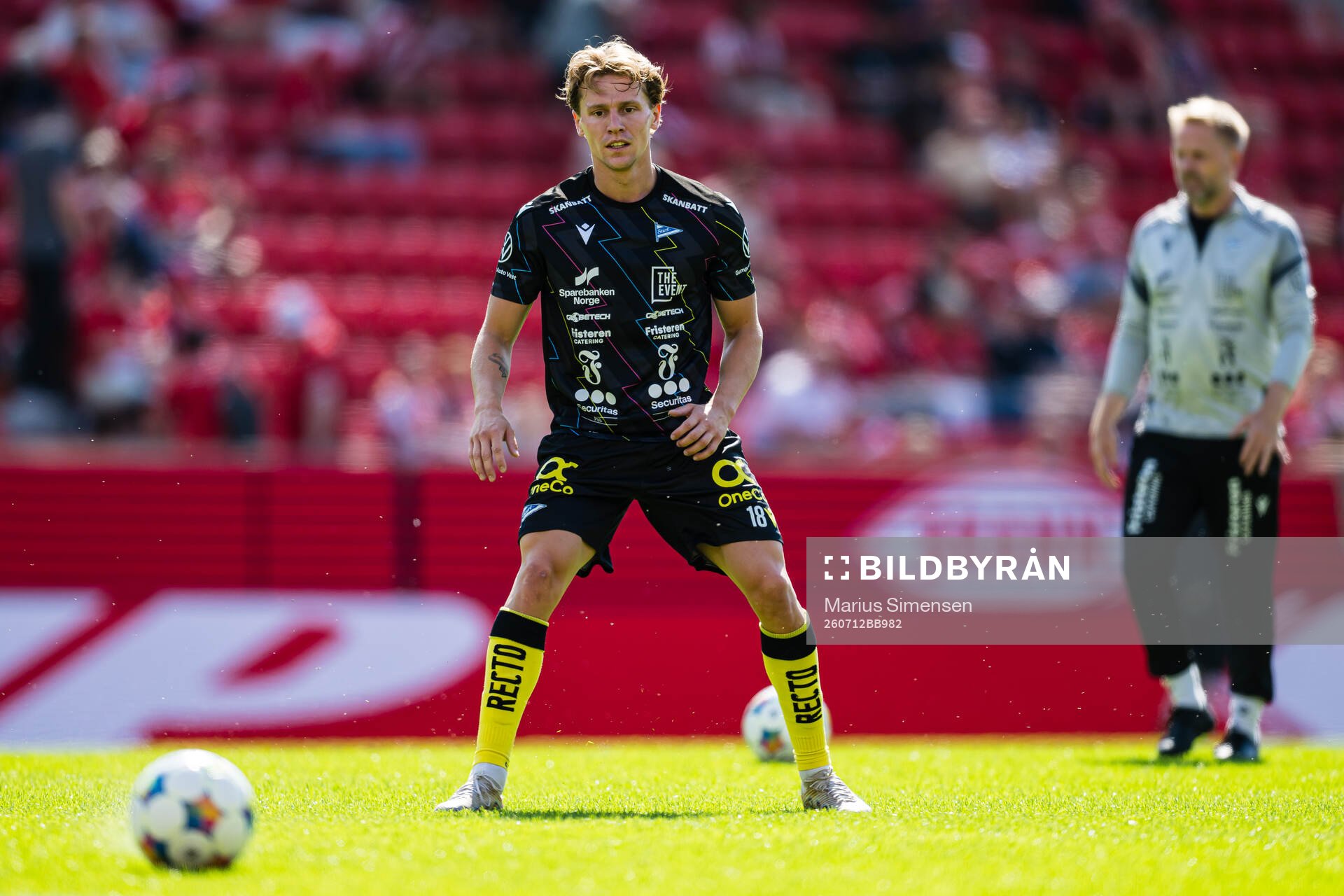 Mikael Birk Giæver Ugland of Start warms up