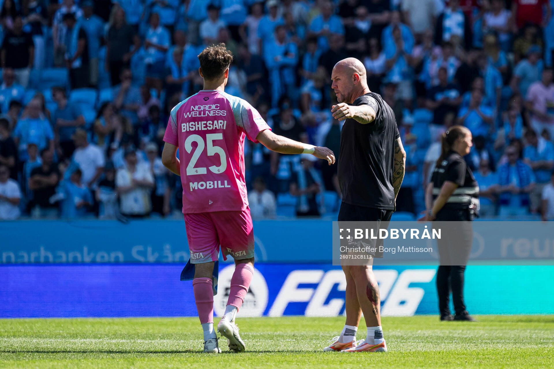 IFK Göteborgs målvakt Elis Bishesari och tränare Lee