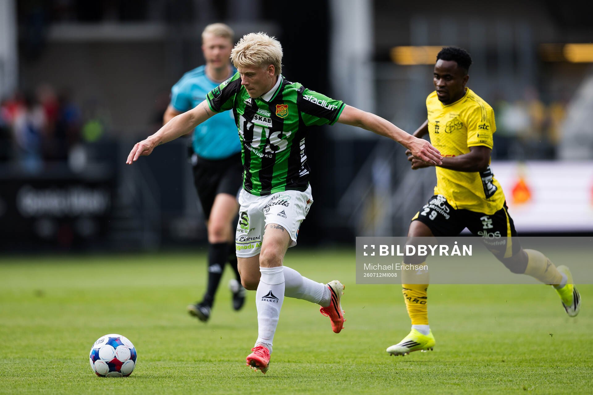 GAIS Robert Frosti Thorkelsson och Elfsborgs Momoh Ibrahim