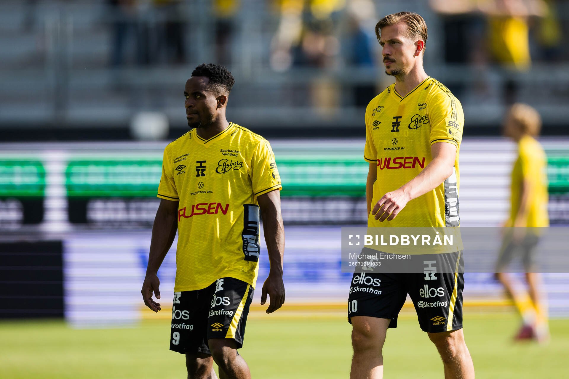 Elfsborgs Momoh Ibrahim Kamara och Simon Olsson deppar