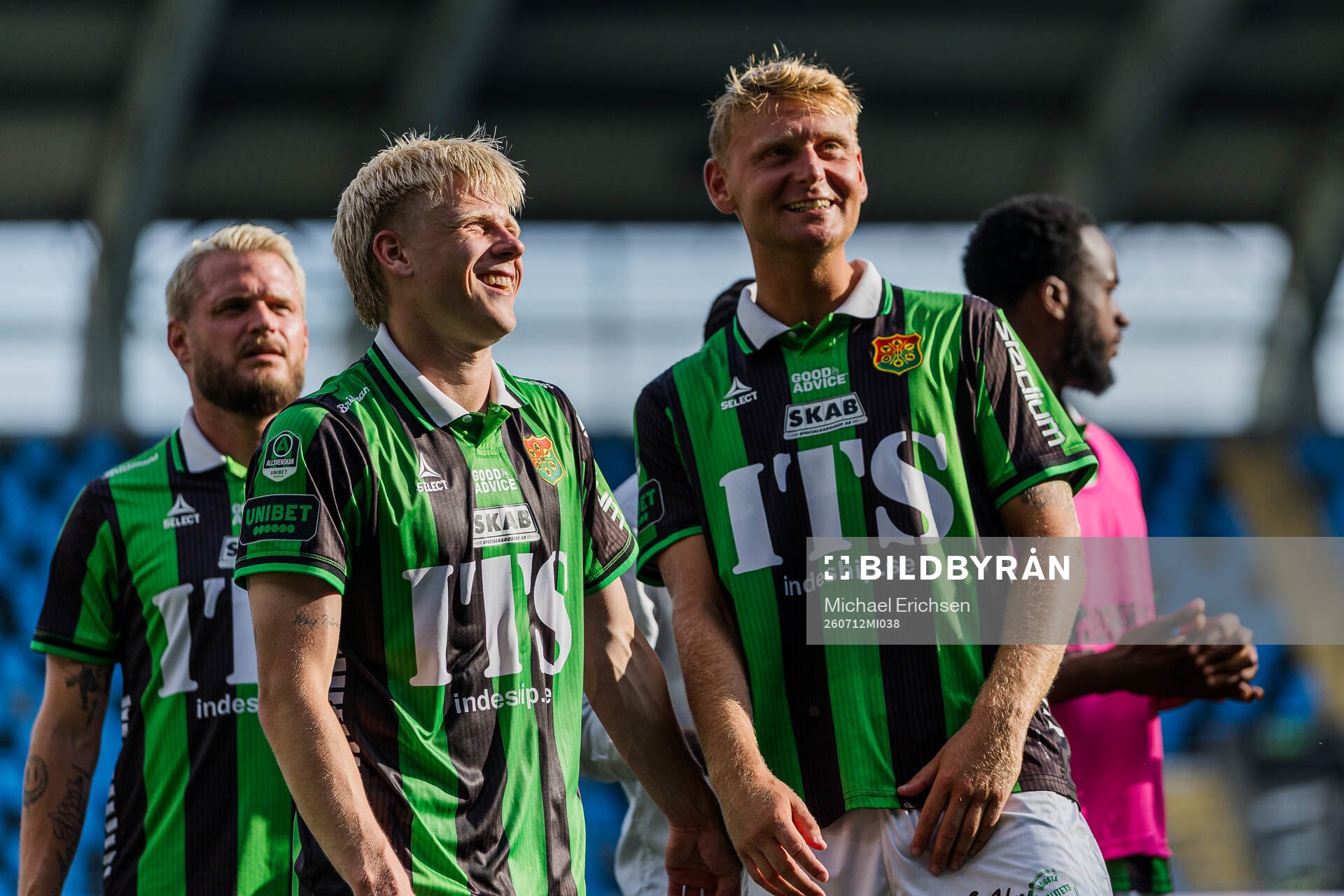 GAIS Robert Frosti Thorkelsson och Joackim Fagerjord jublar