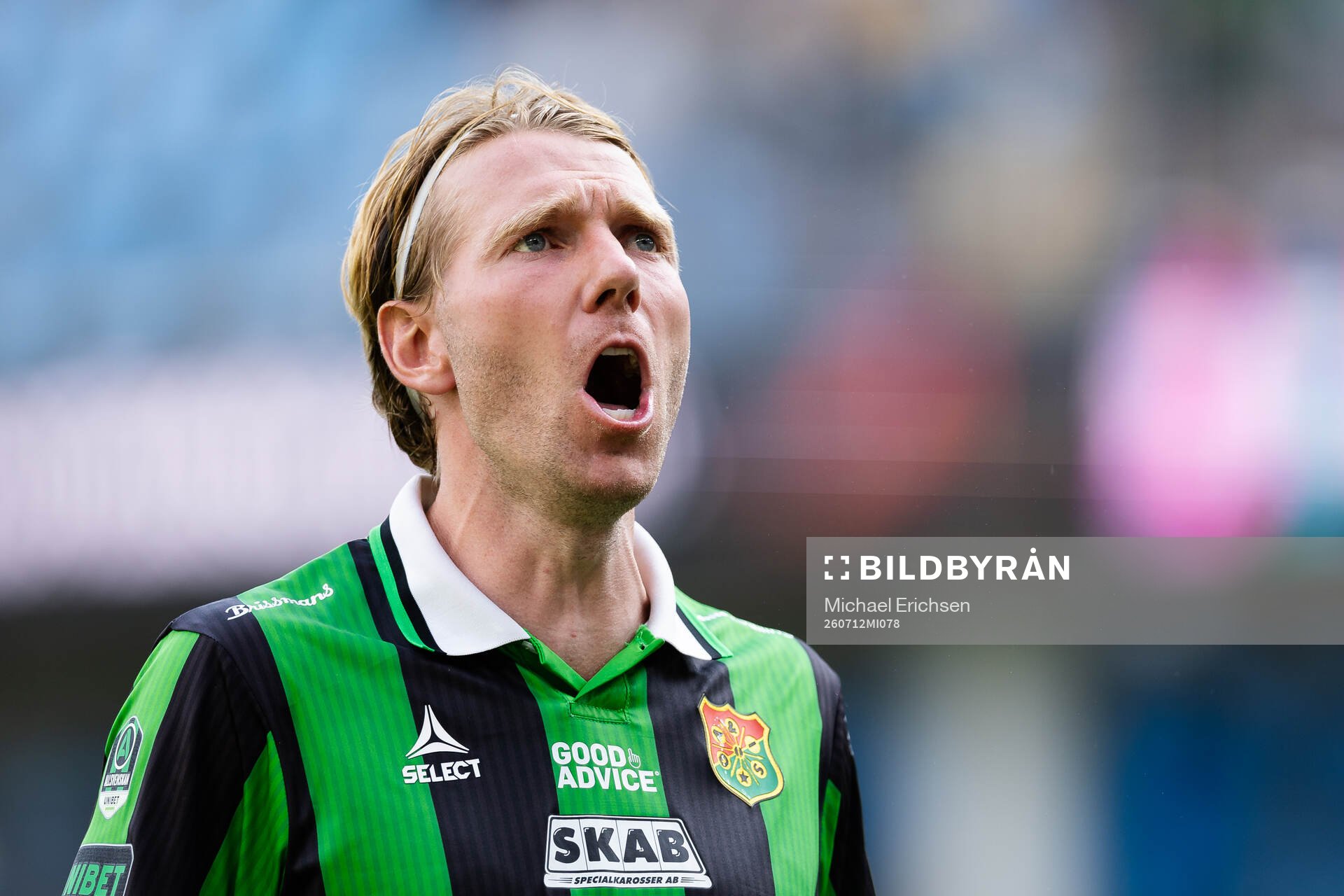 GAIS August Wängberg håller i segersång framför klacken