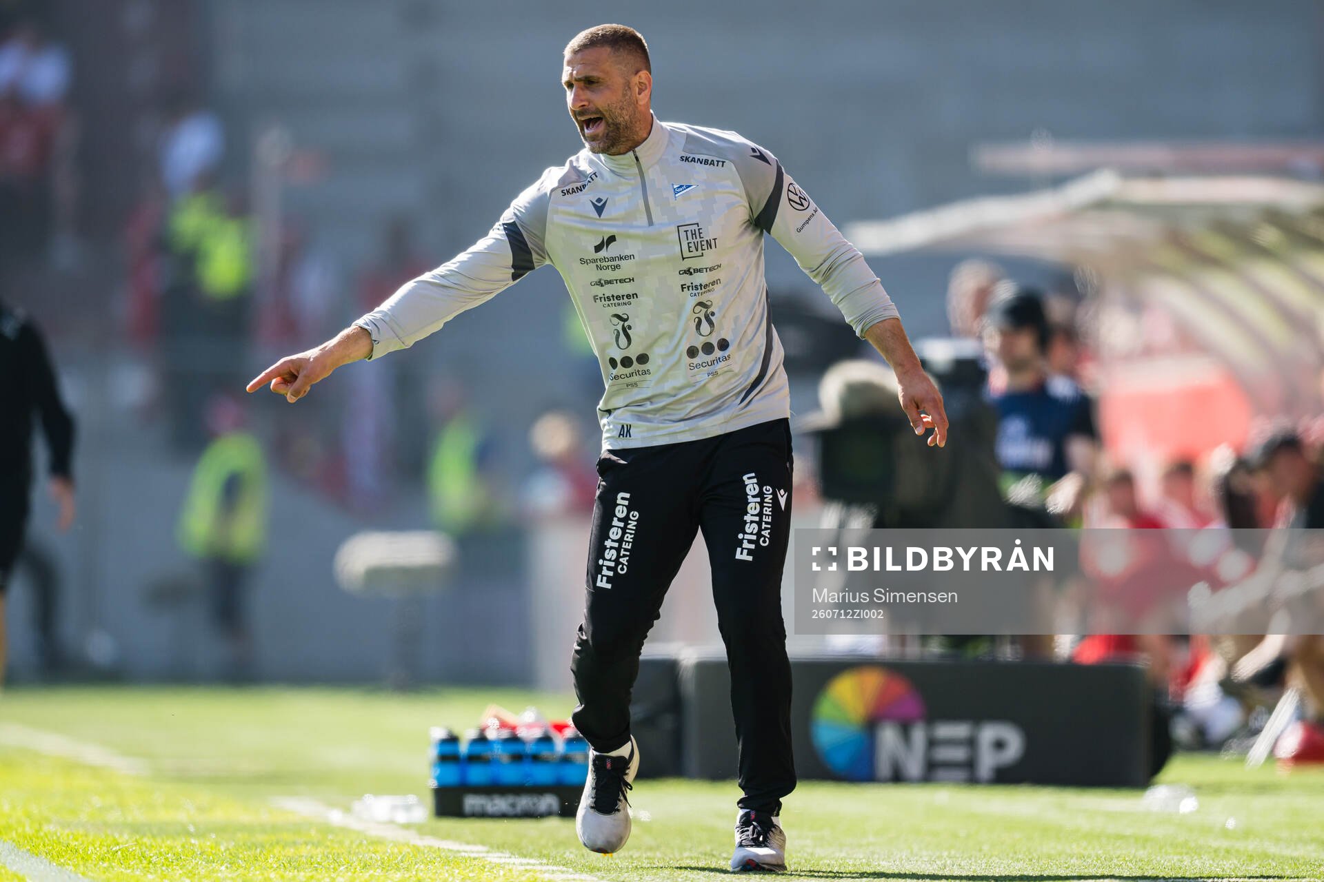 Head coach Azar Karadas of Start