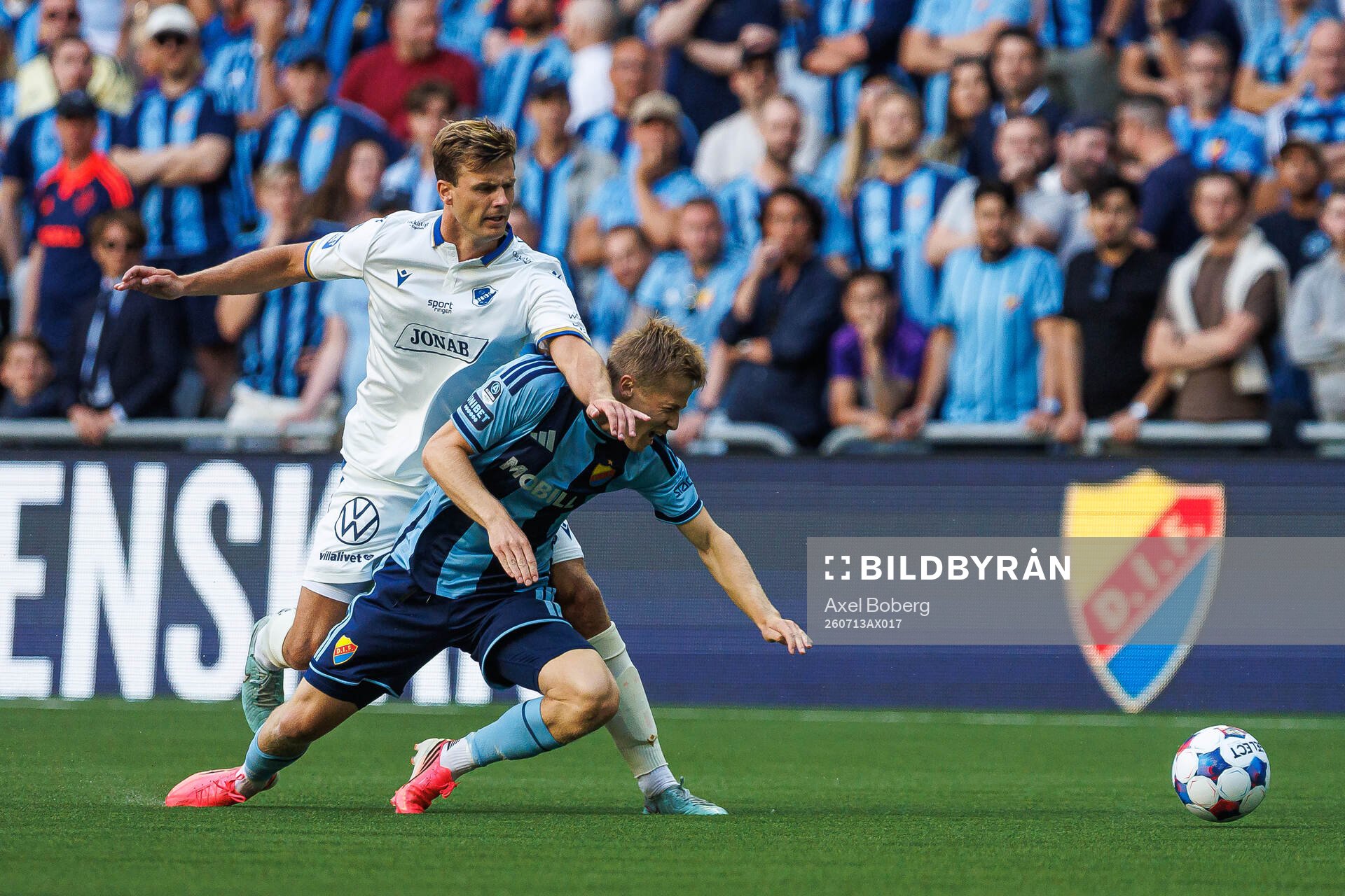 Halmstads Filip Schyberg och Djurgårdens Bo Hegland