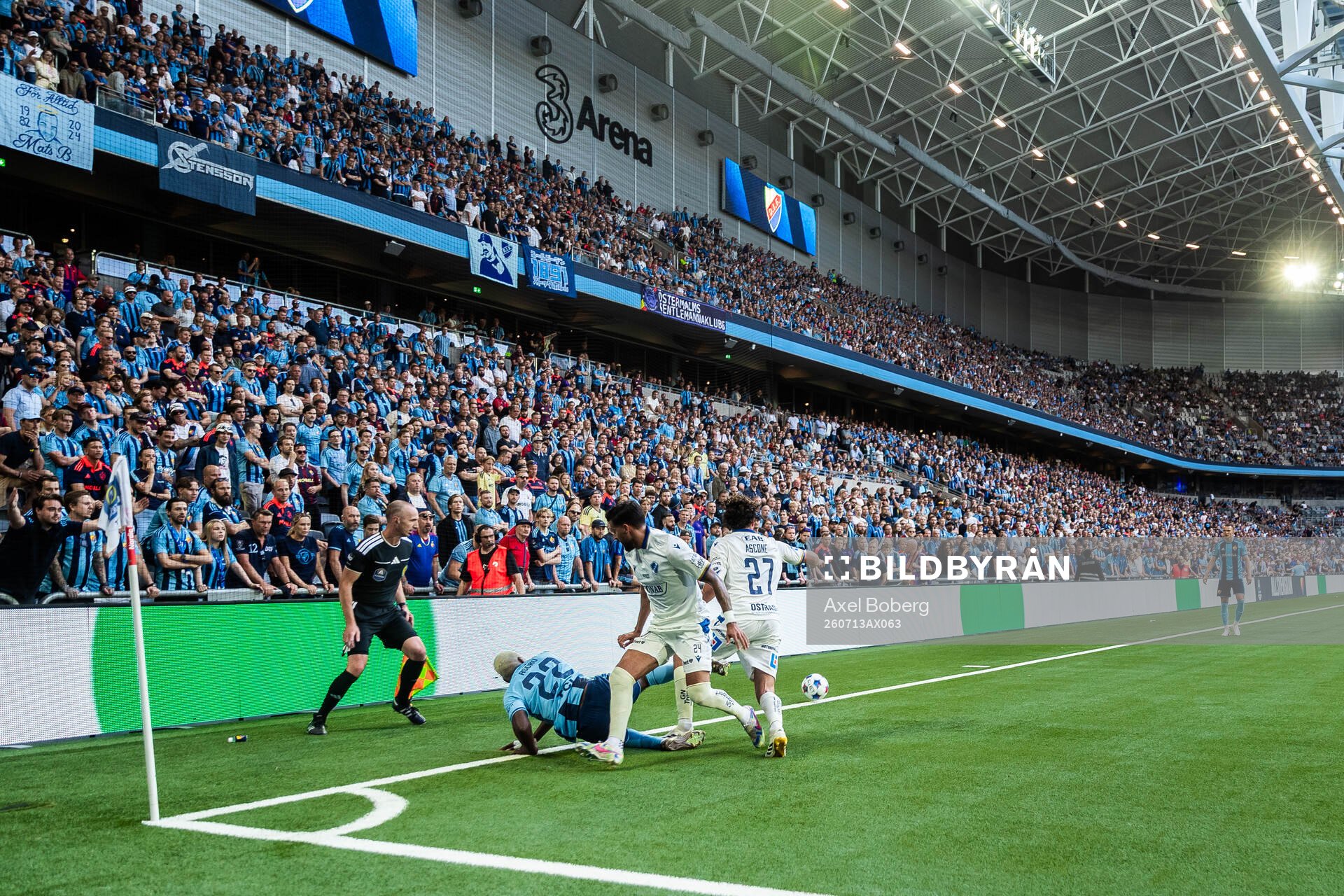 Djurgårdens Joel Asoro samt Halmstads Rami Kaib och Rocco
