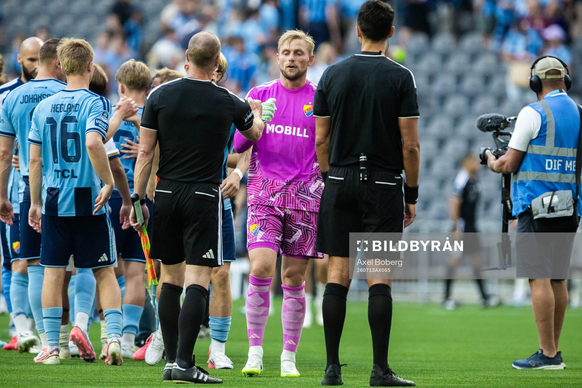 Djurgårdens målvakt Jacob Rinne jublar
