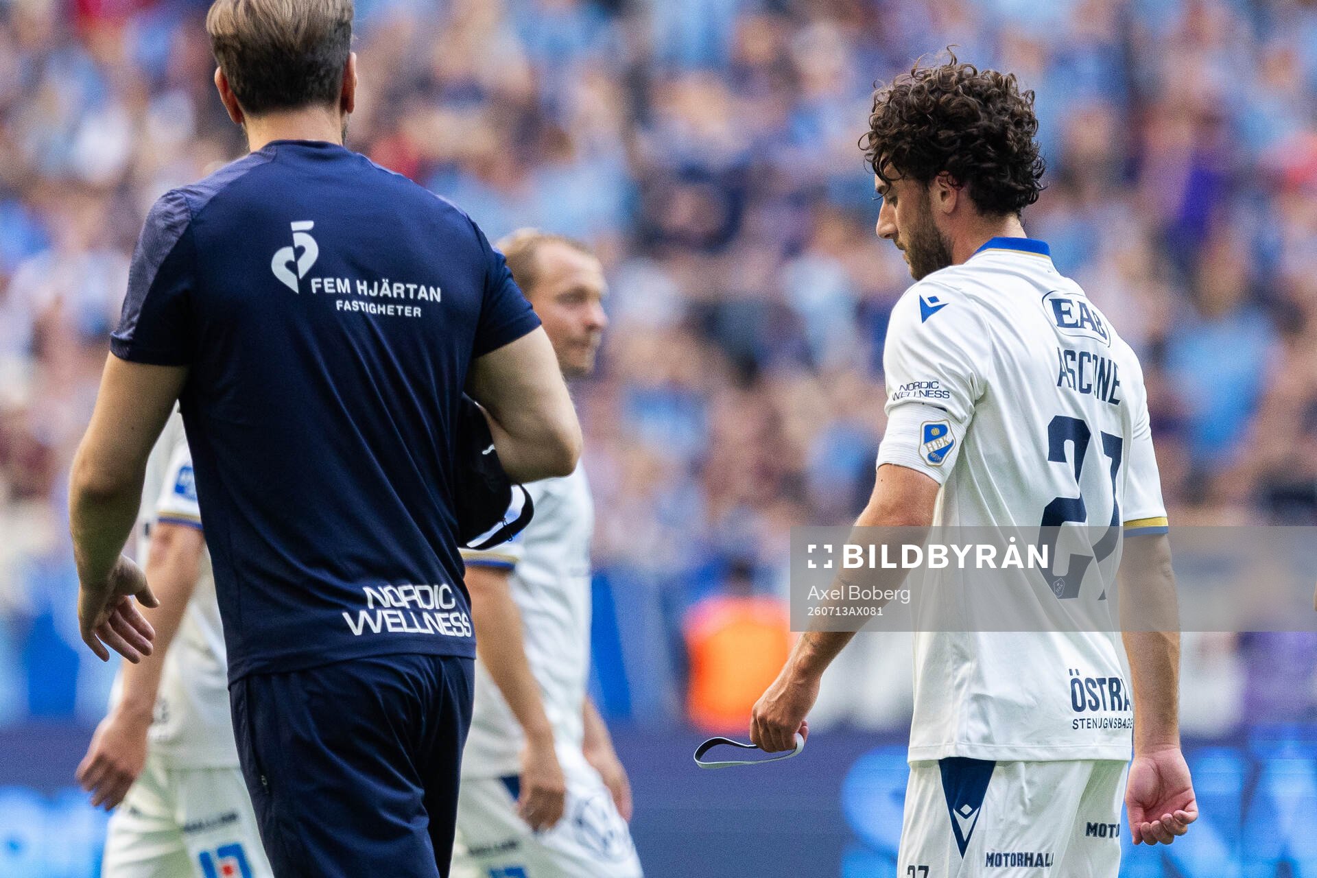 Halmstads Rocco Ascone lämnar planen