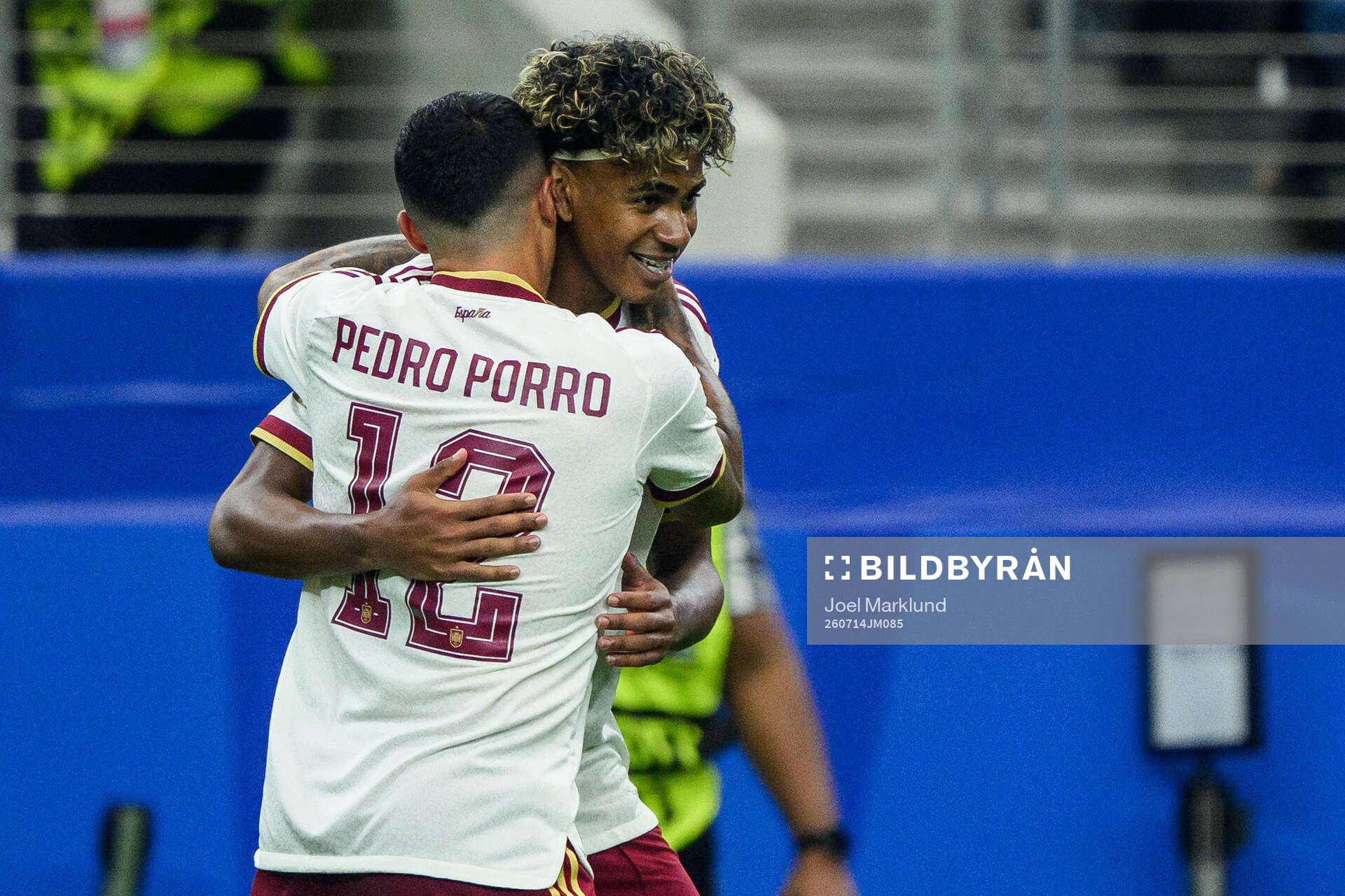 Pedro Porro and Lamine Yamal of Spain celebrate