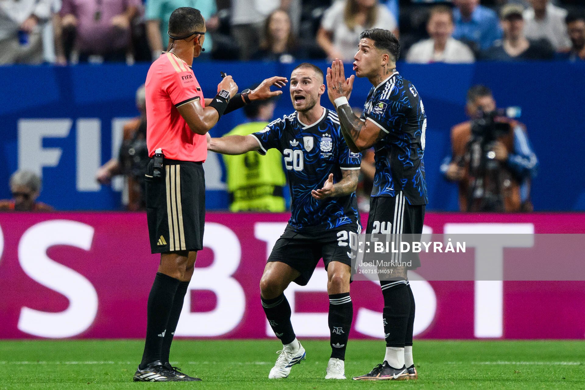 Alexis Mac Allister and Enzo Fernandez of Argentina reacts