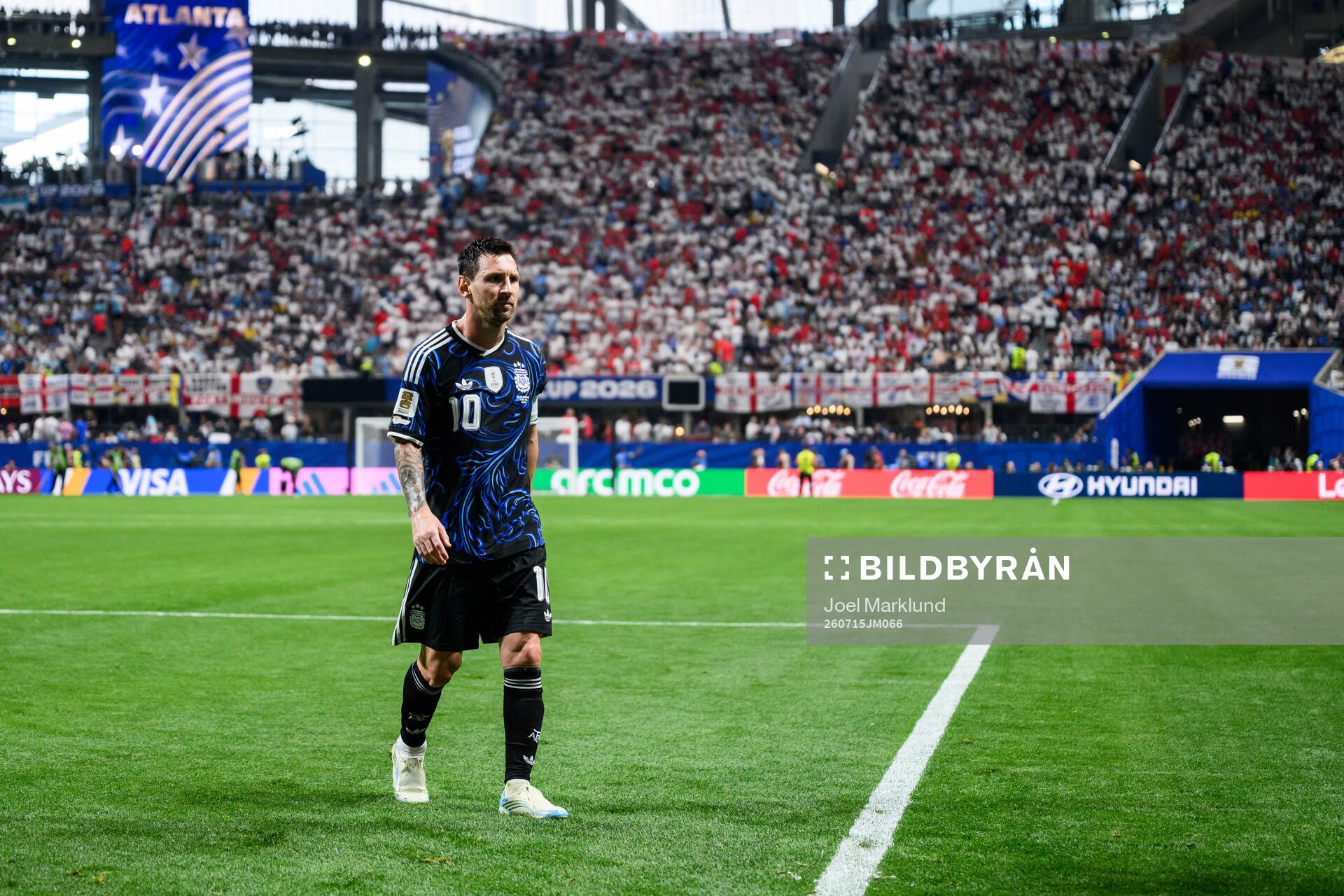 Lionel Messi of Argentina leaves the pitch at half time