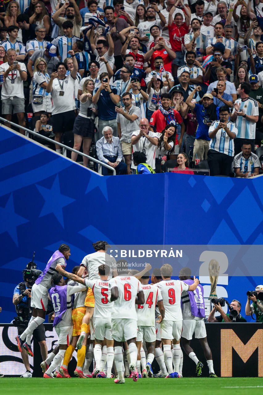 Anthony Gordon of England celebrate witt heammates