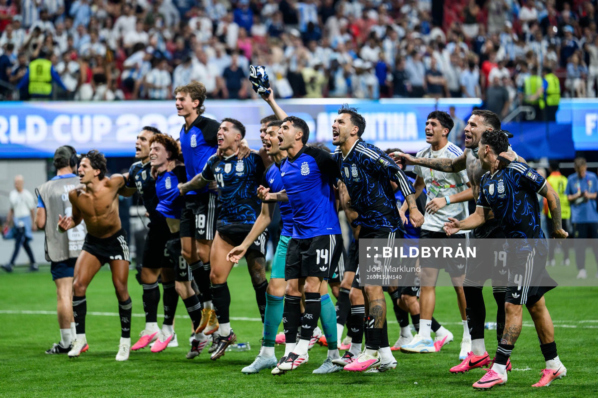 Players of Argentina celebrate