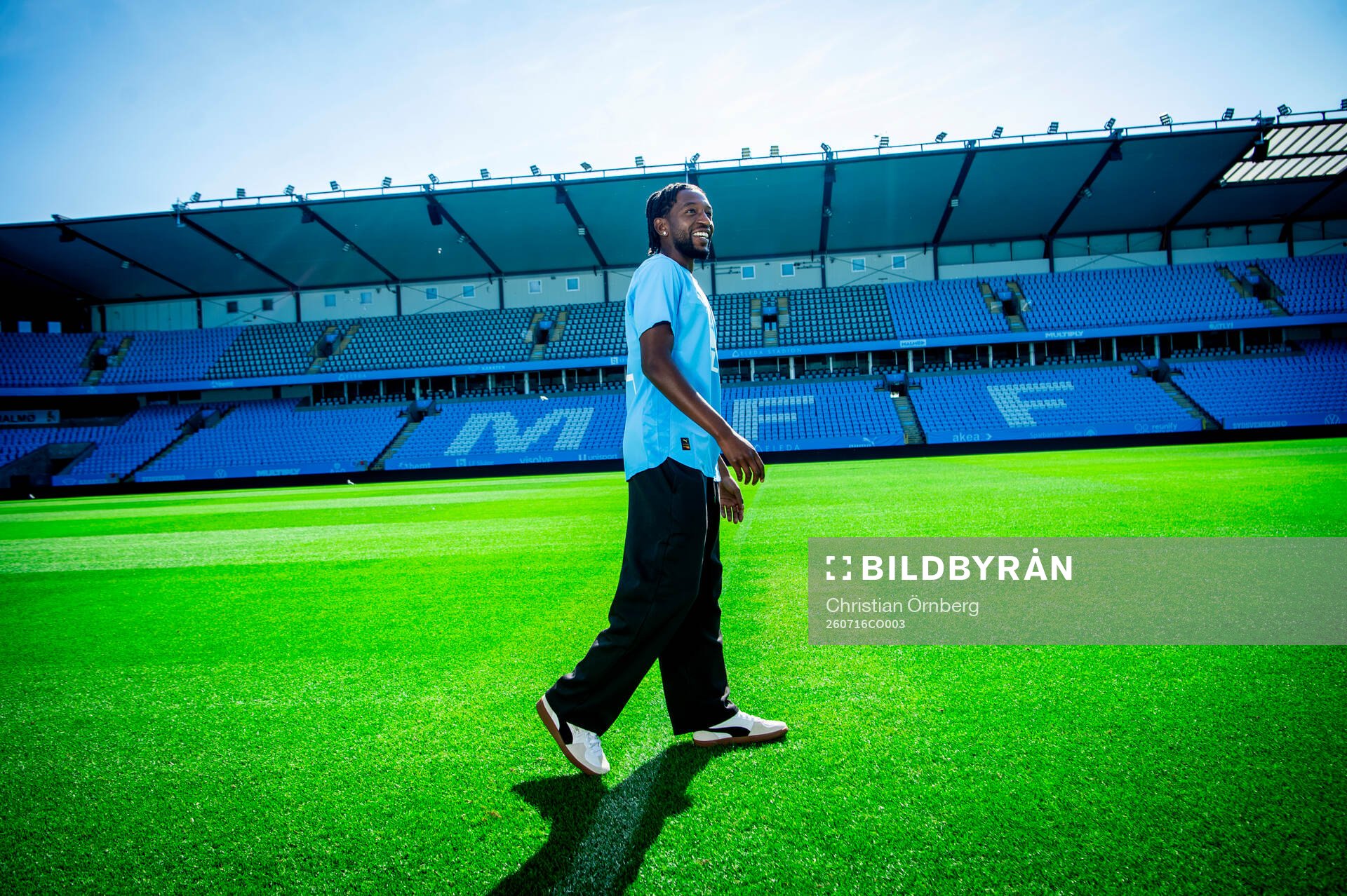 Malmö FF presenterar Warren Kamanzi som ny spelare