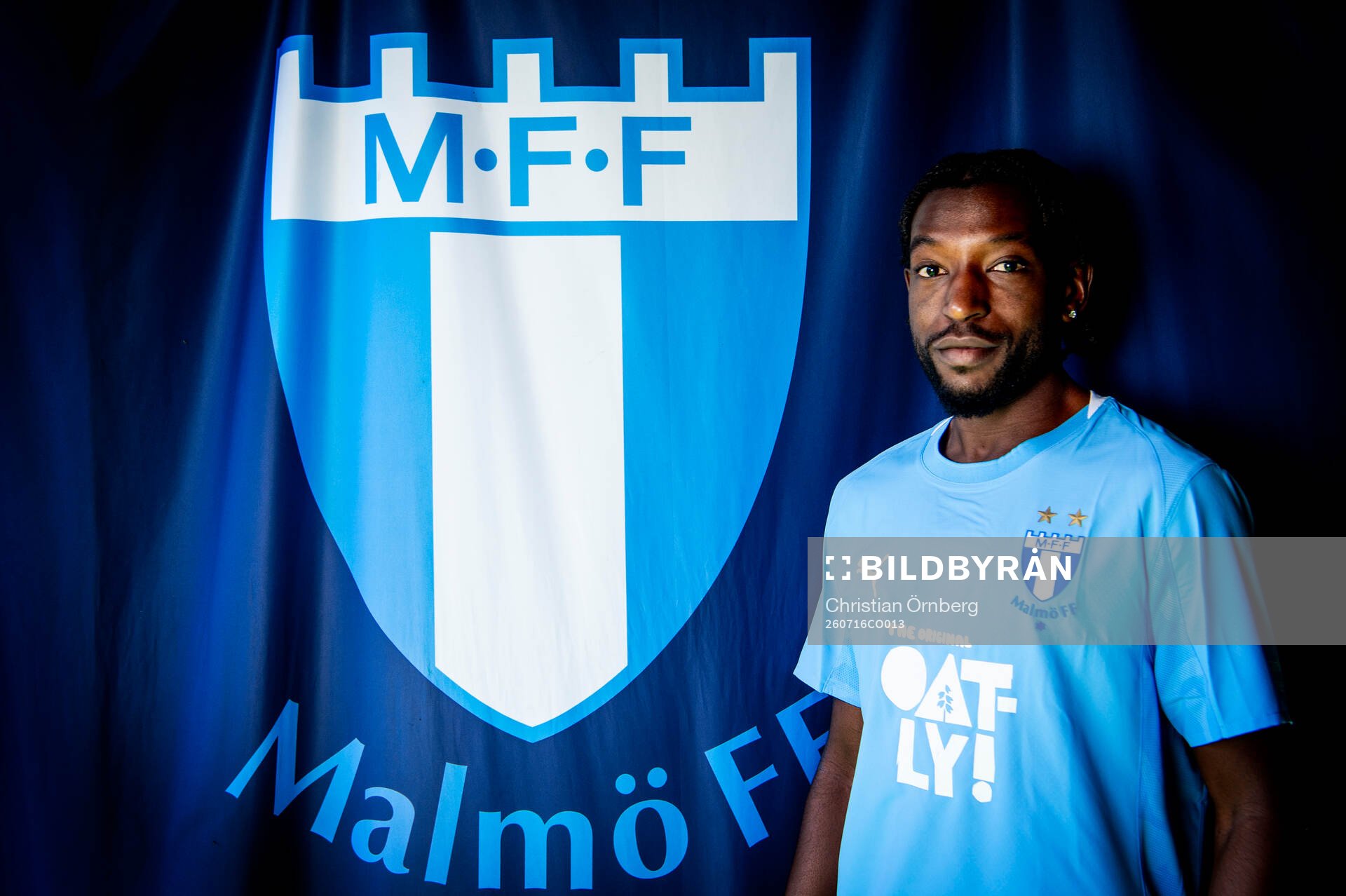 Malmö FF presenterar Warren Kamanzi som ny spelare