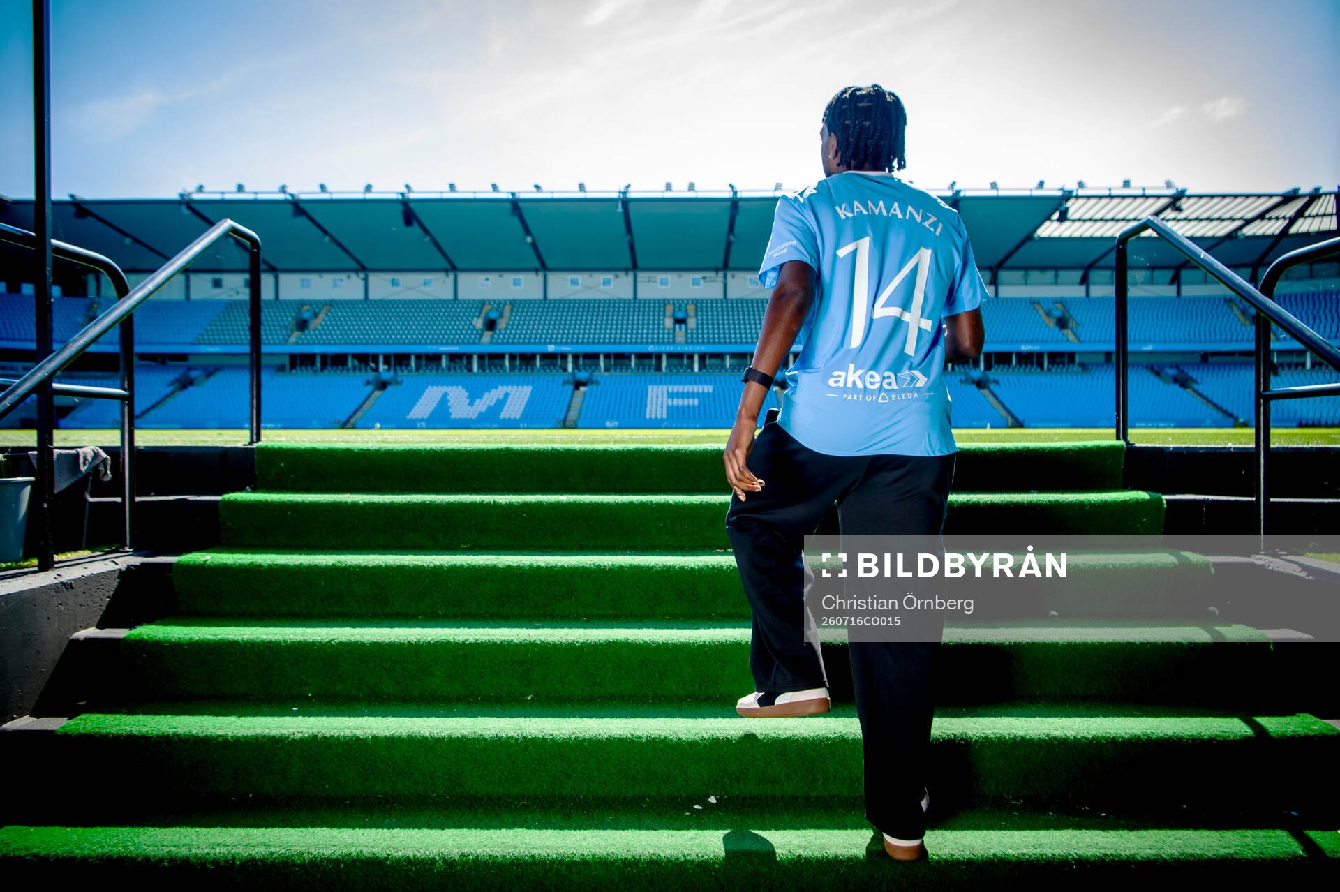 Malmö FF presenterar Warren Kamanzi som ny spelare