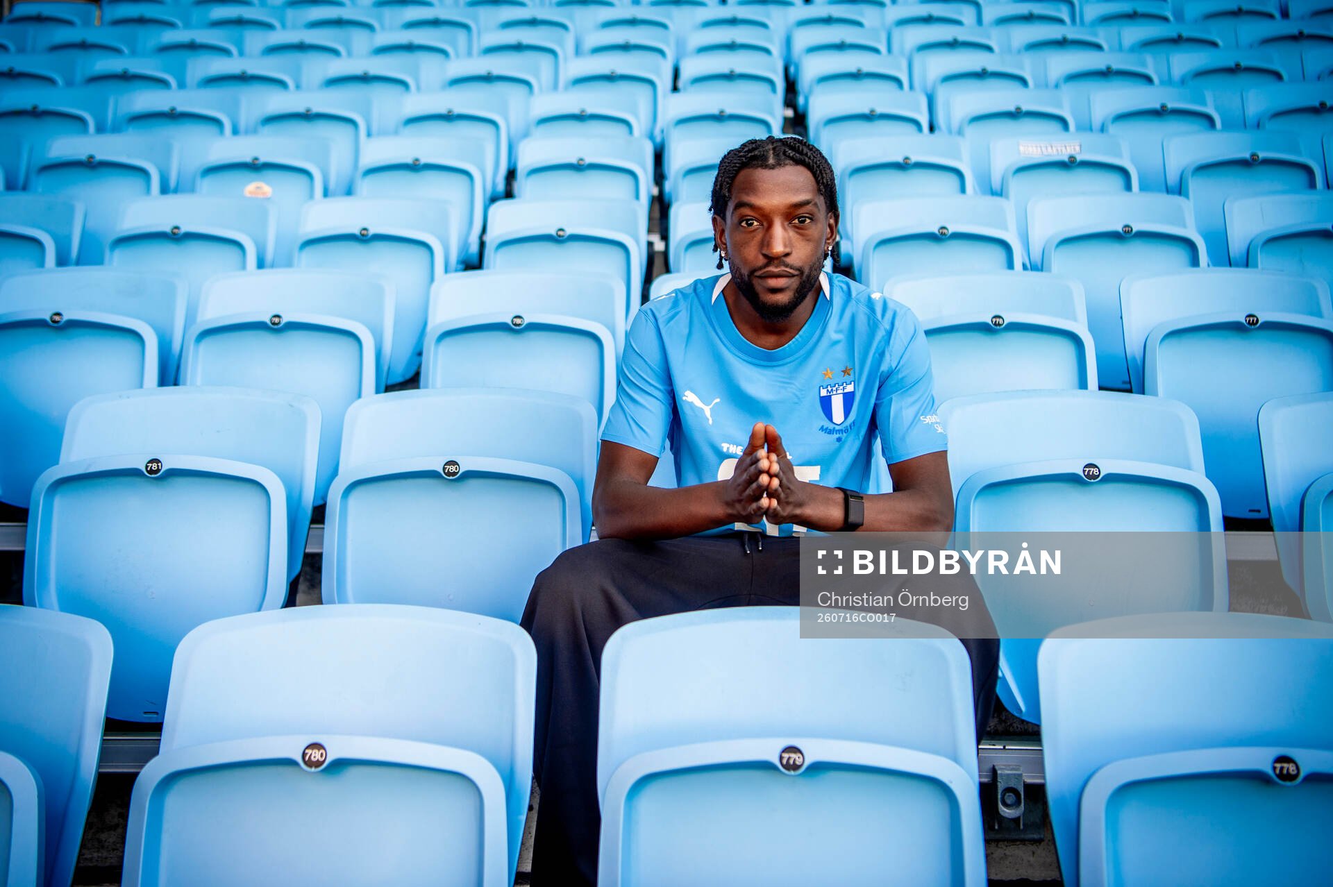 Malmö FF presenterar Warren Kamanzi som ny spelare