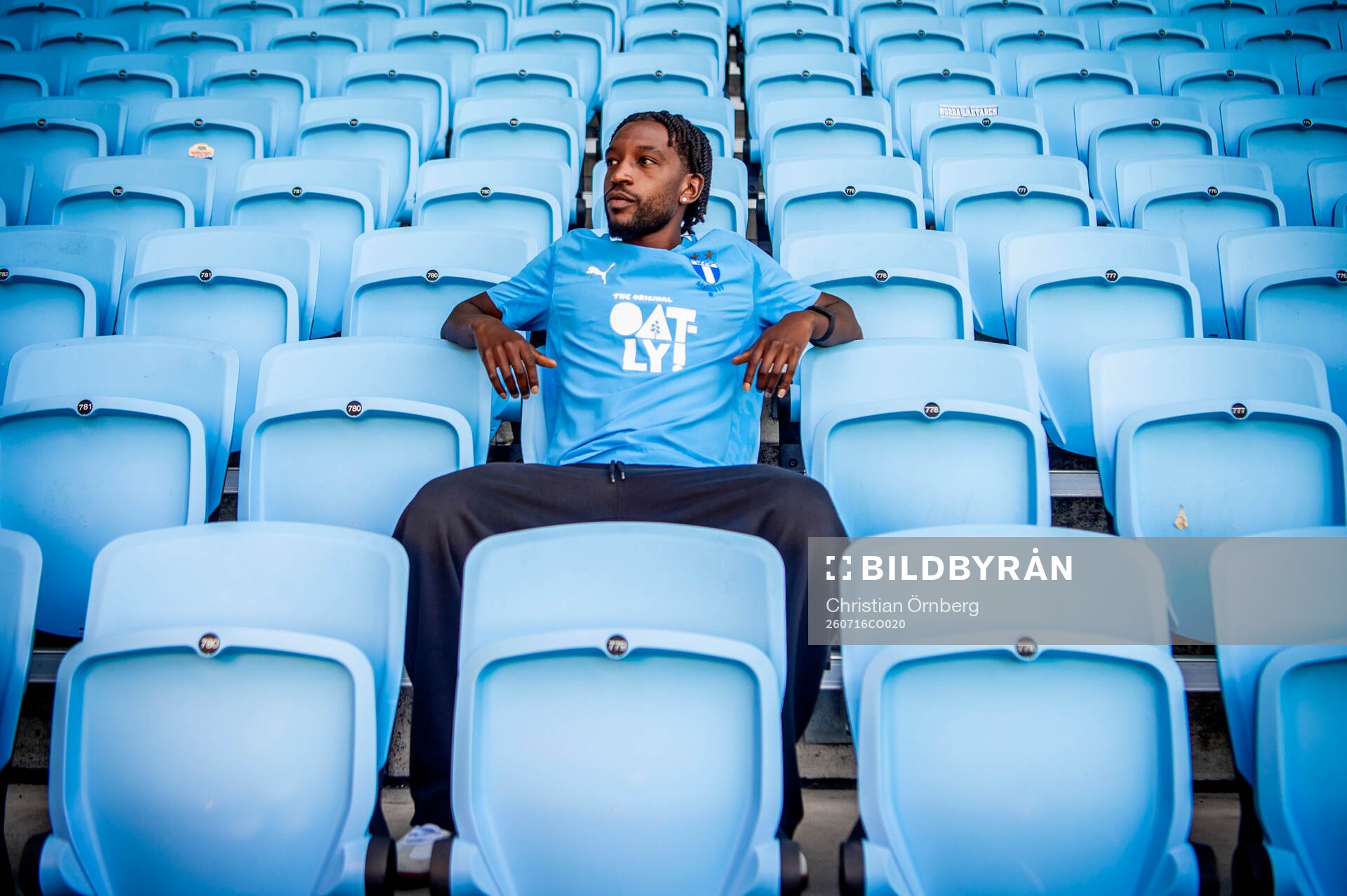 Malmö FF presenterar Warren Kamanzi som ny spelare