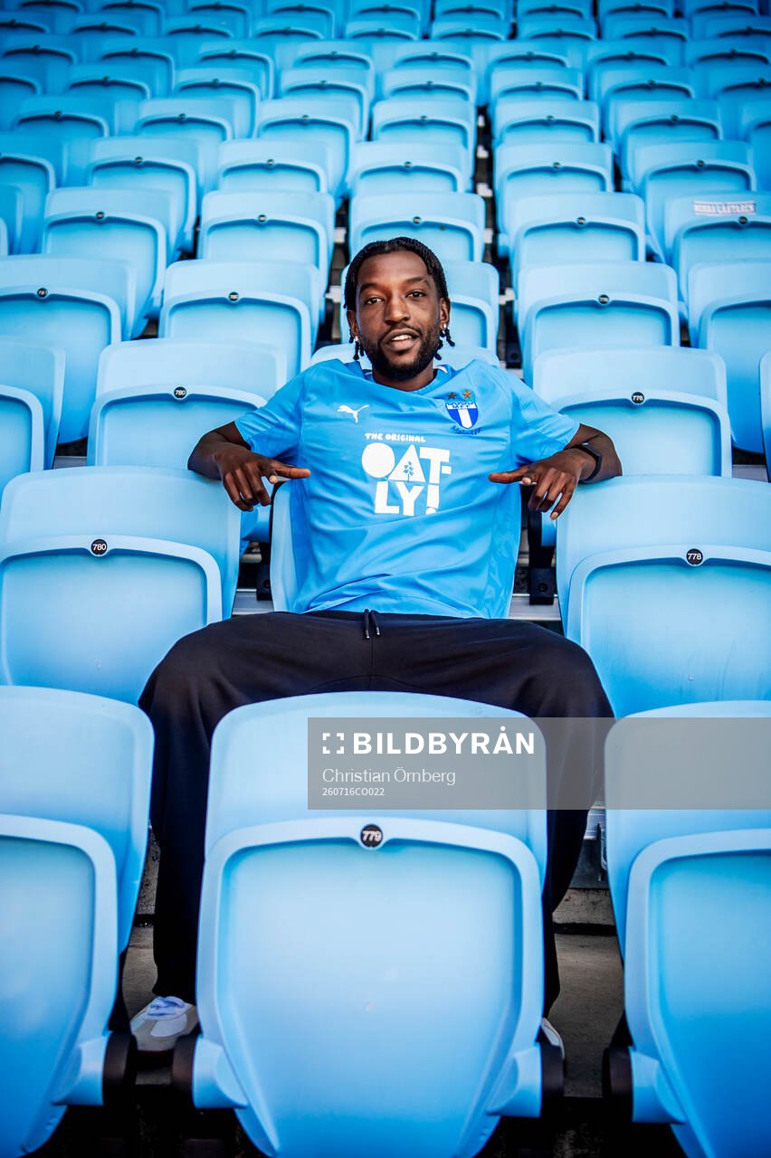 Malmö FF presenterar Warren Kamanzi som ny spelare