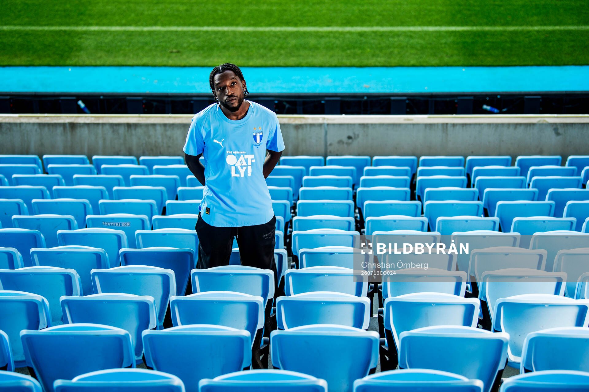 Malmö FF presenterar Warren Kamanzi som ny spelare