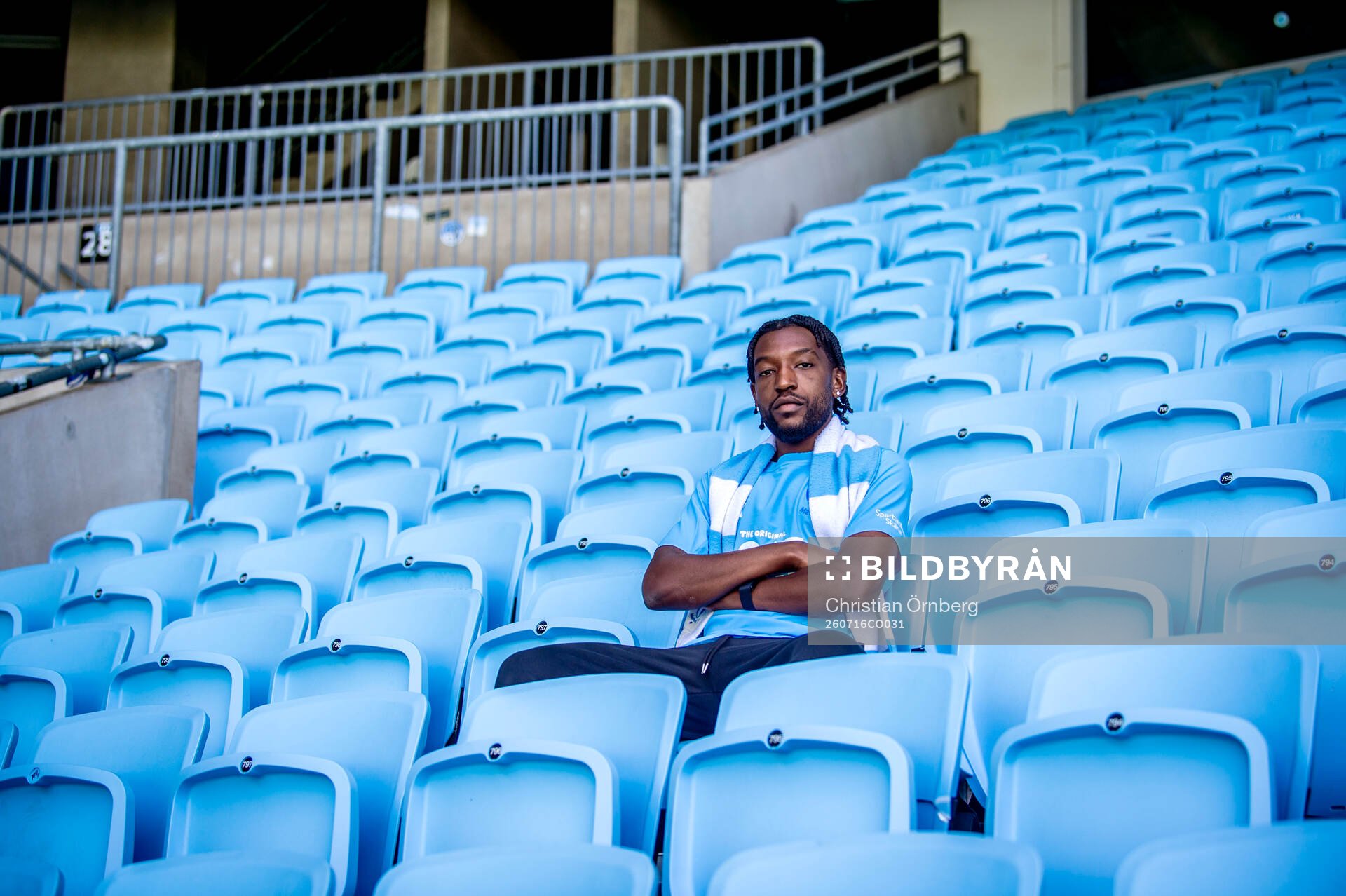 Malmö FF presenterar Warren Kamanzi som ny spelare