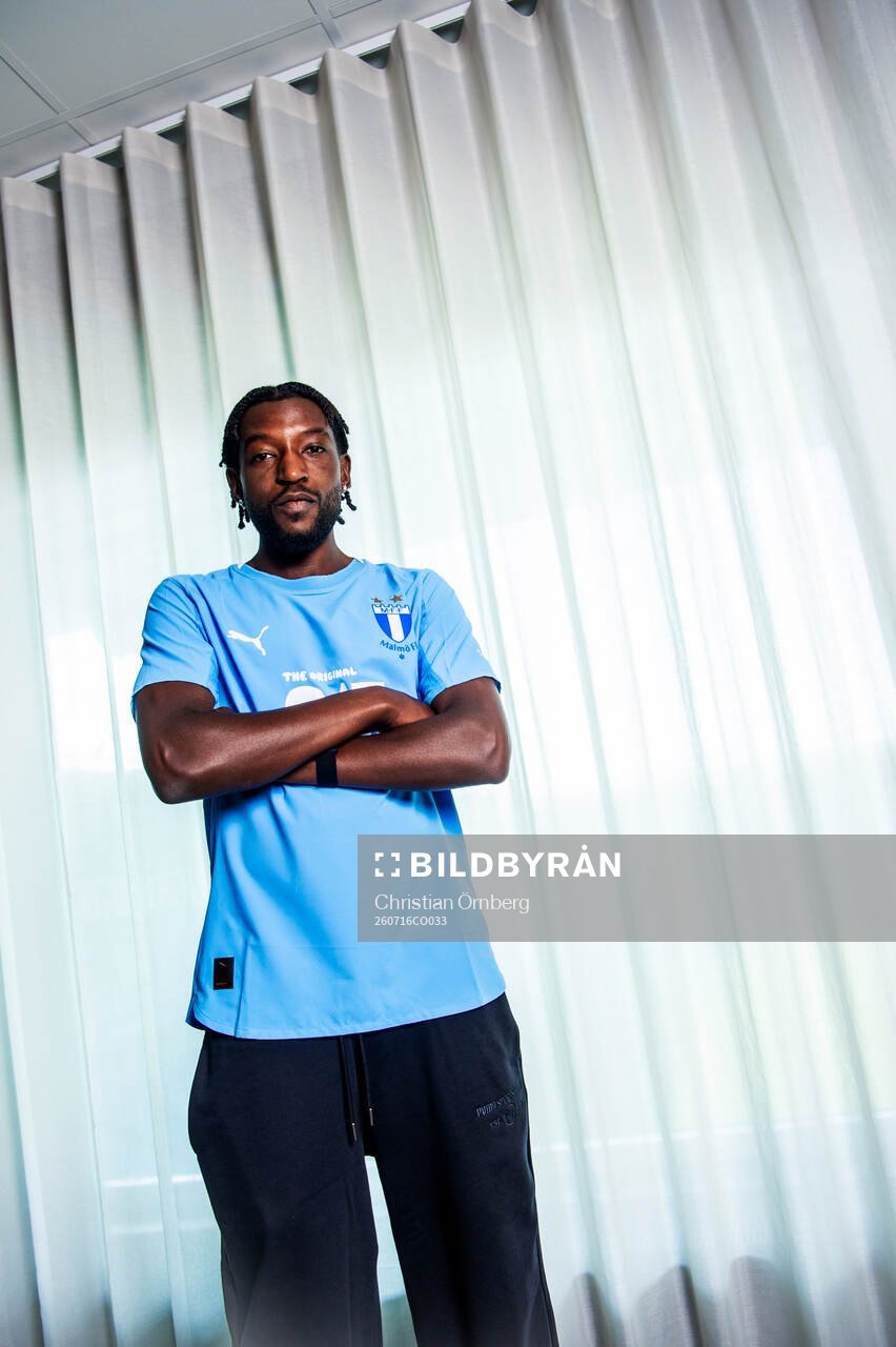 Malmö FF presenterar Warren Kamanzi som ny spelare