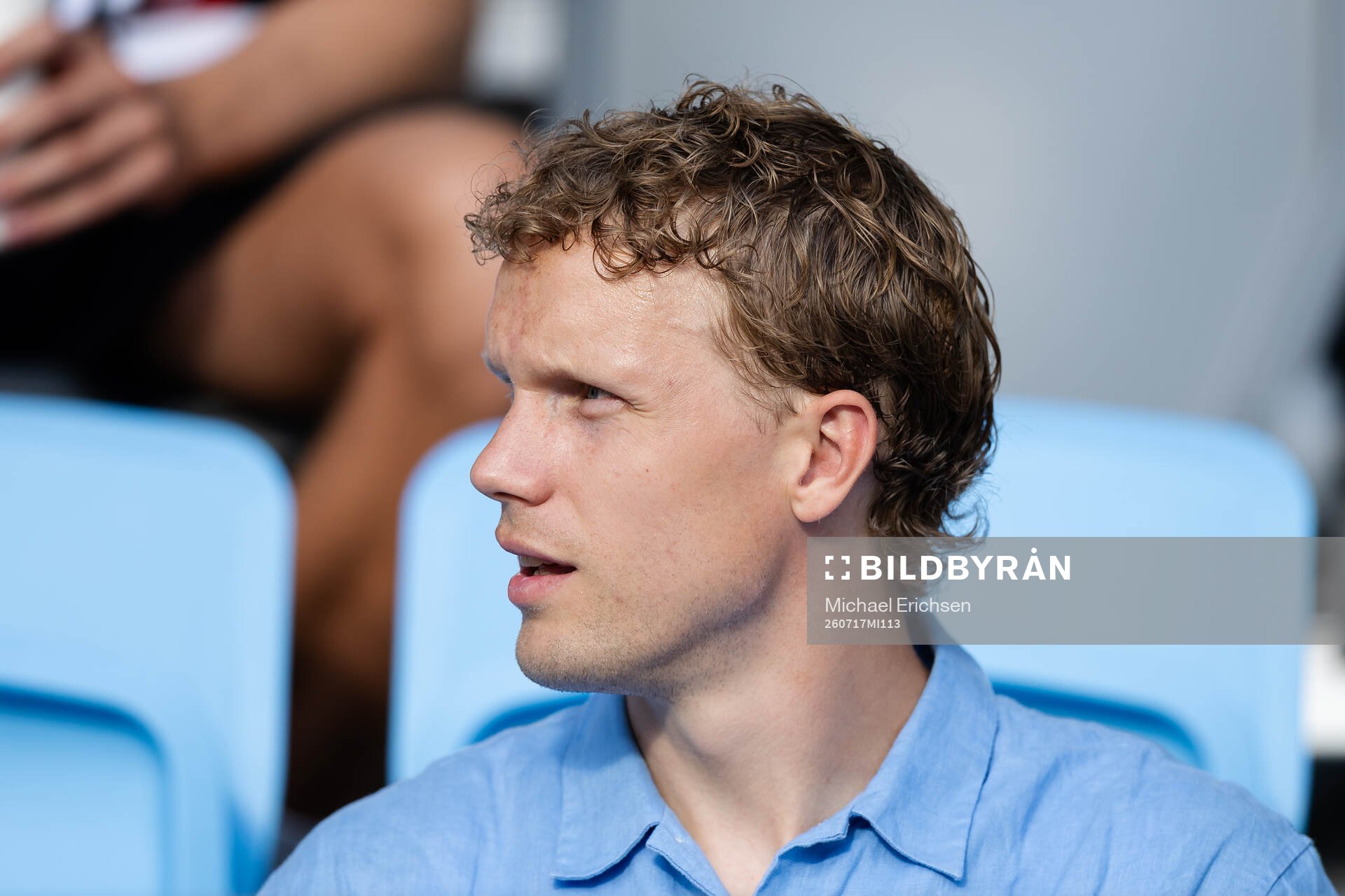 IFK Göteborgs Hjörtur Hermannsson på läktaren