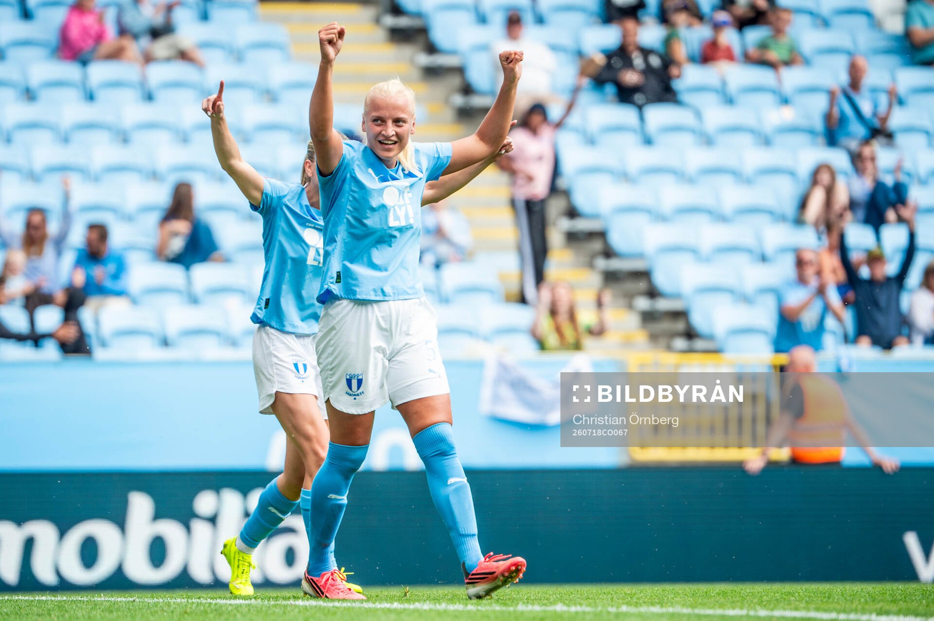 Malmö FFs Wilma Carlsson jublar