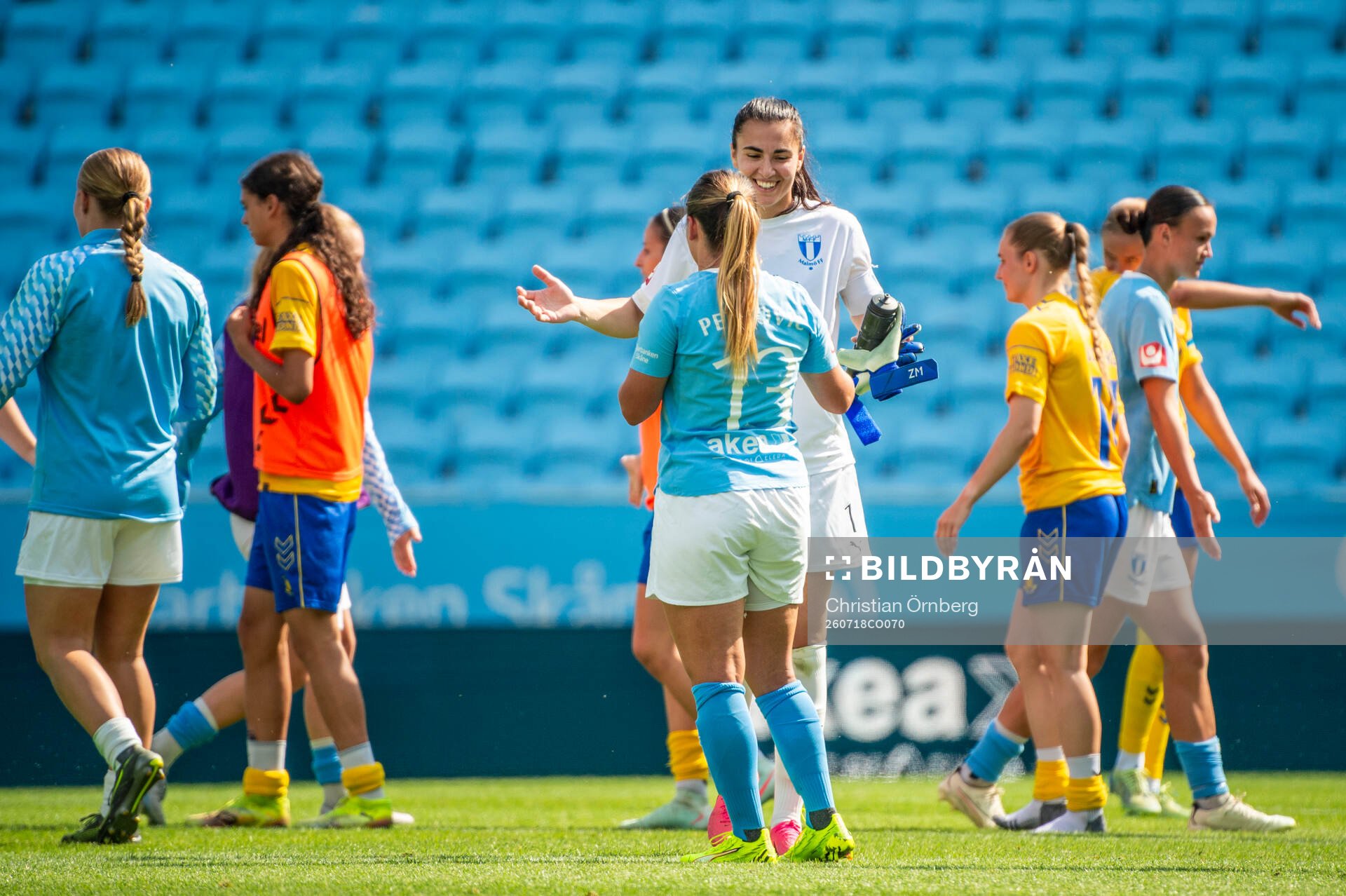Malmö FFs målvakt Zecira Musovic och Emma Petrovic