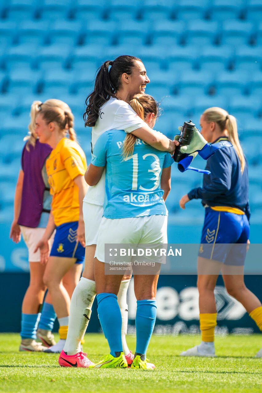 Malmö FFs målvakt Zecira Musovic och Emma Petrovic
