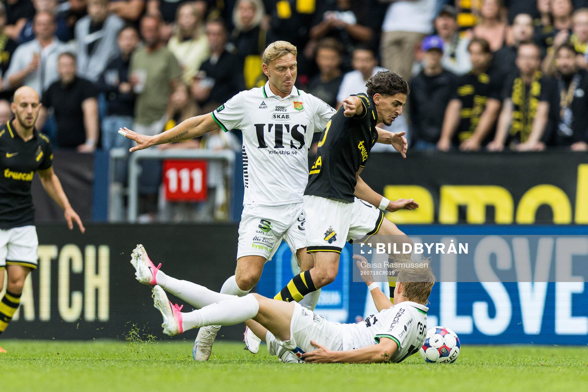 AIKs Taha Ayari och GAIS Henry Sletsjøe