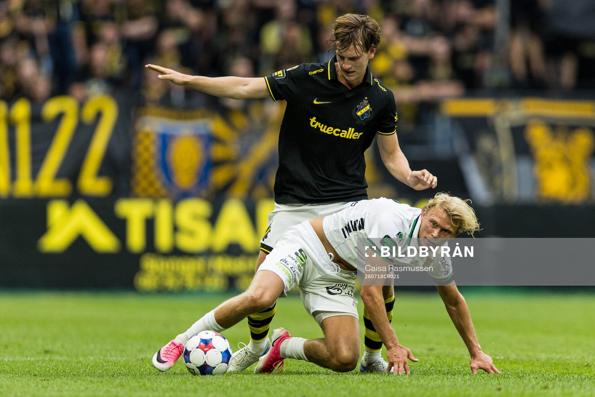AIKs Fredrik Nissen och GAIS Rasmus Niklasson Petrovic