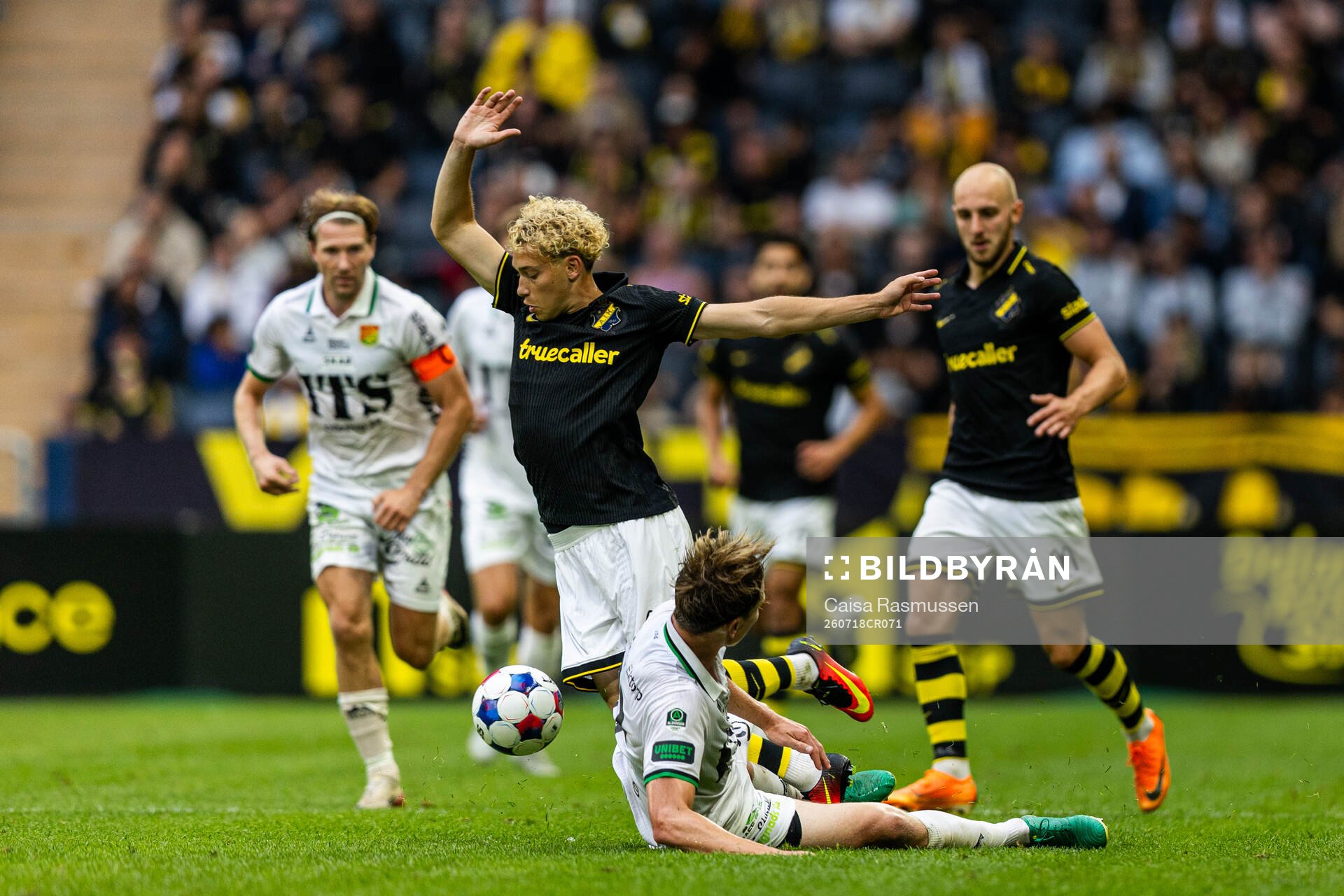 AIKs Victor Goncalves Andersson och GAIS August Wängberg