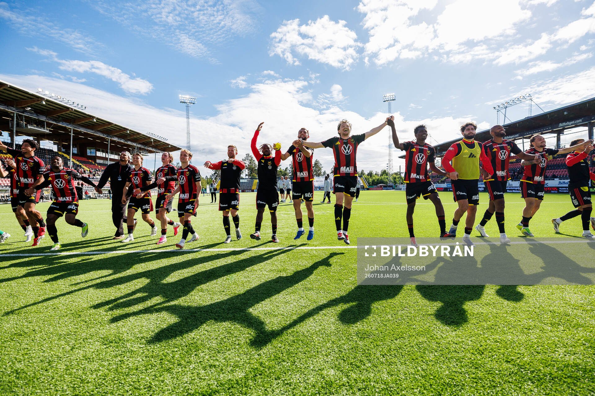 Östersunds spelare jublar