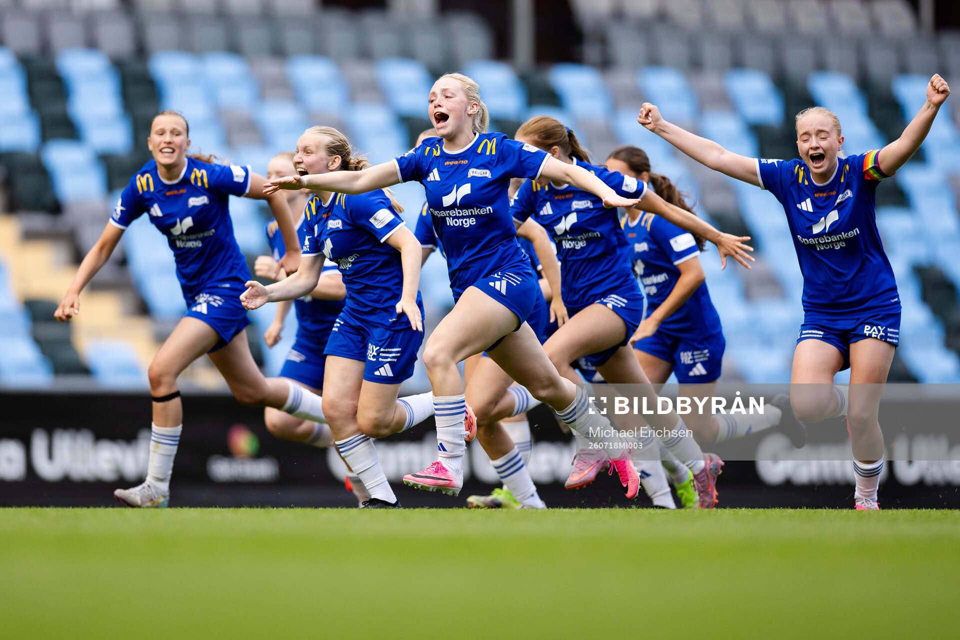 SK Haugars spelare jublar