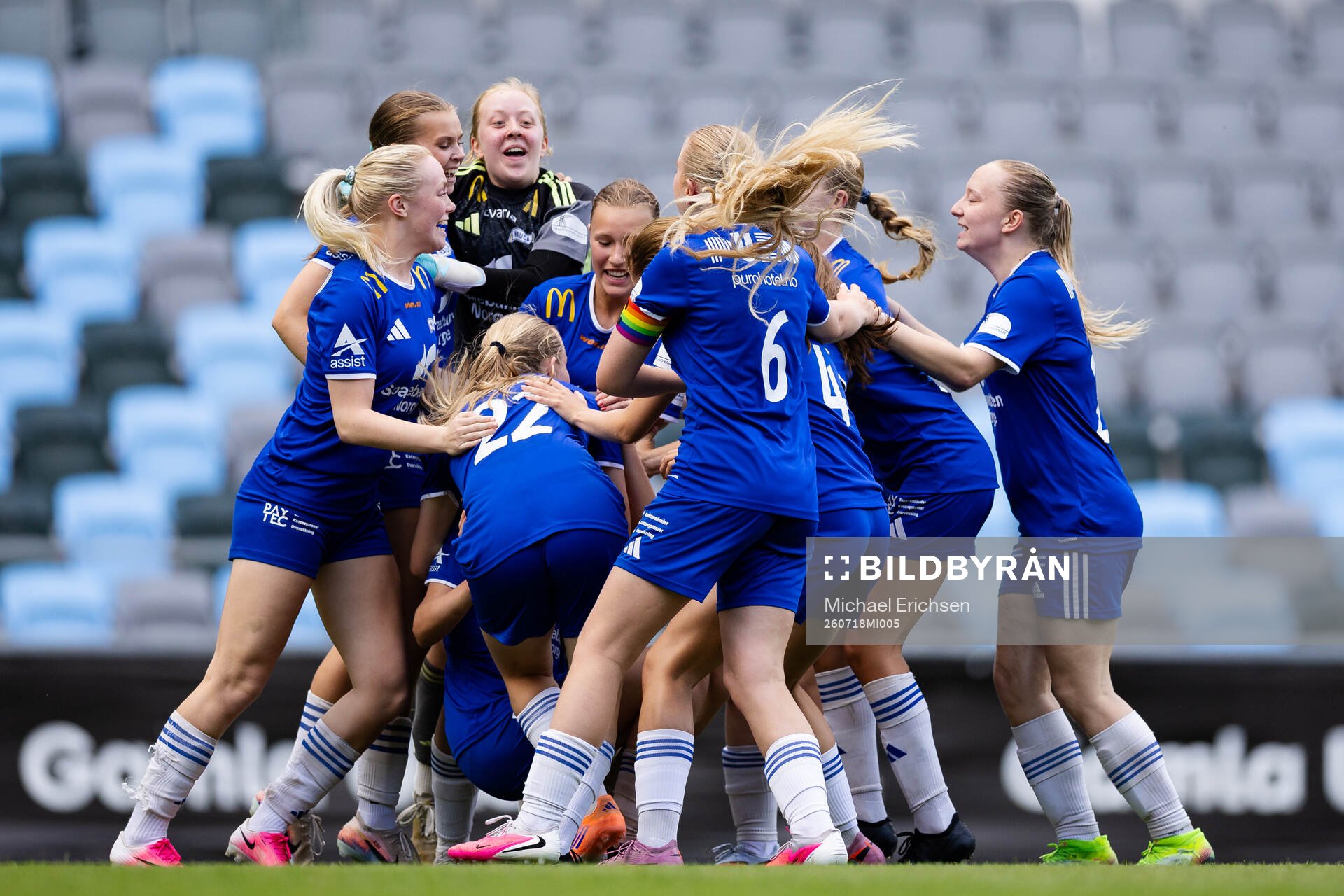 SK Haugars spelare jublar