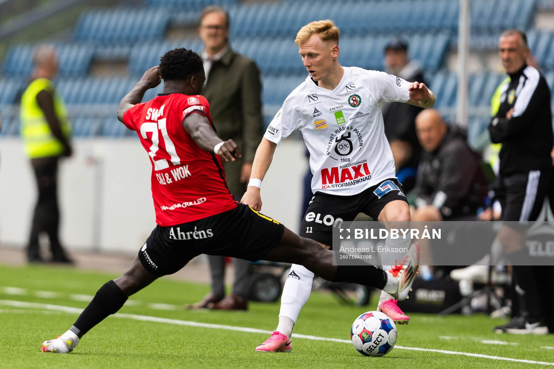 Nordic Uniteds Emmanuel Swedi och Örebros Christopher