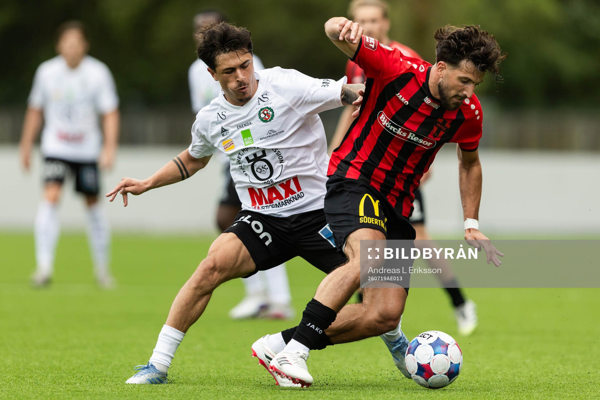Örebros Antonio Yakoub och Nordic Uniteds Matteus Behnan