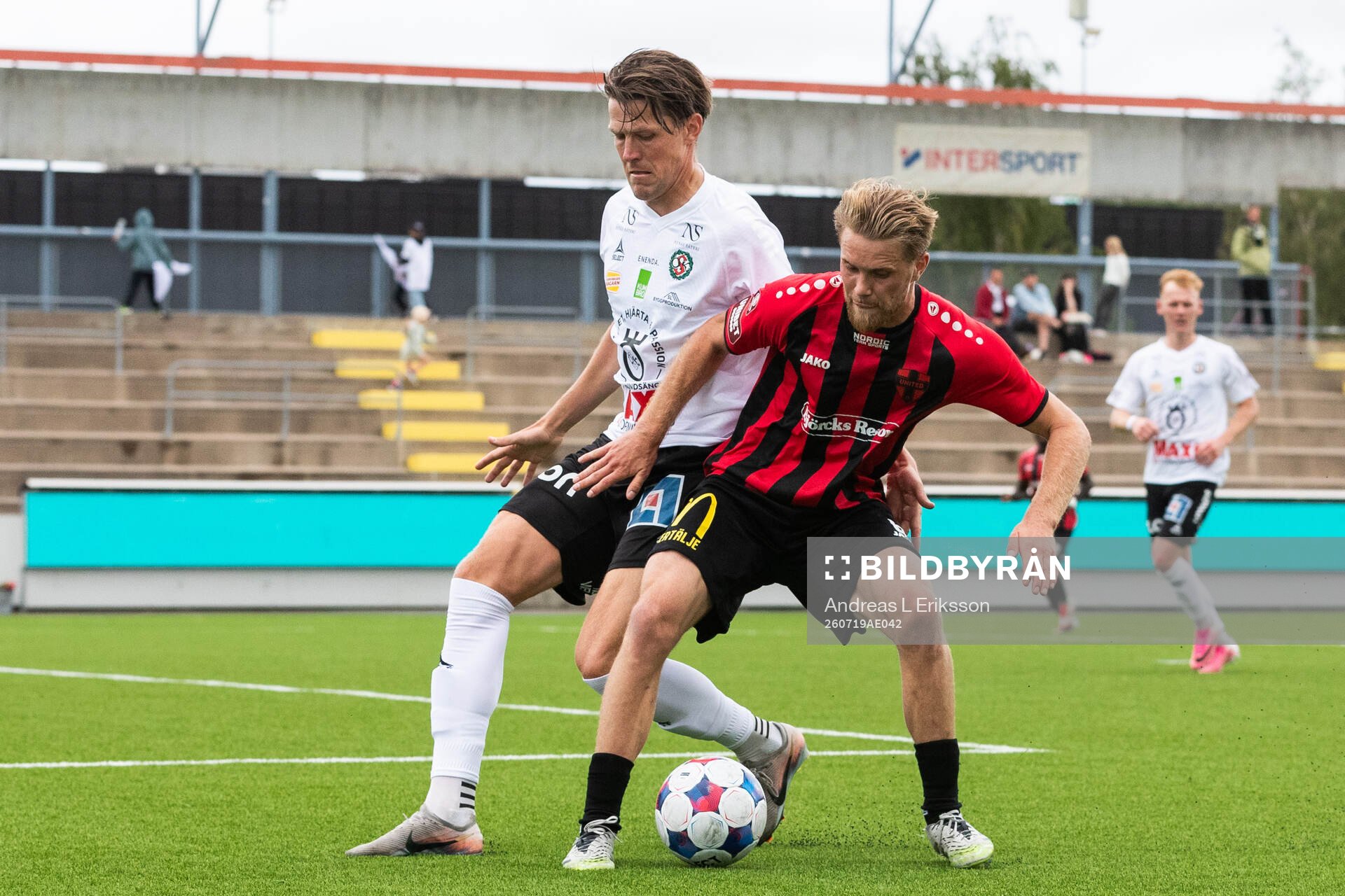 Örebros John Stenberg och Nordic Uniteds Teo Grönborg