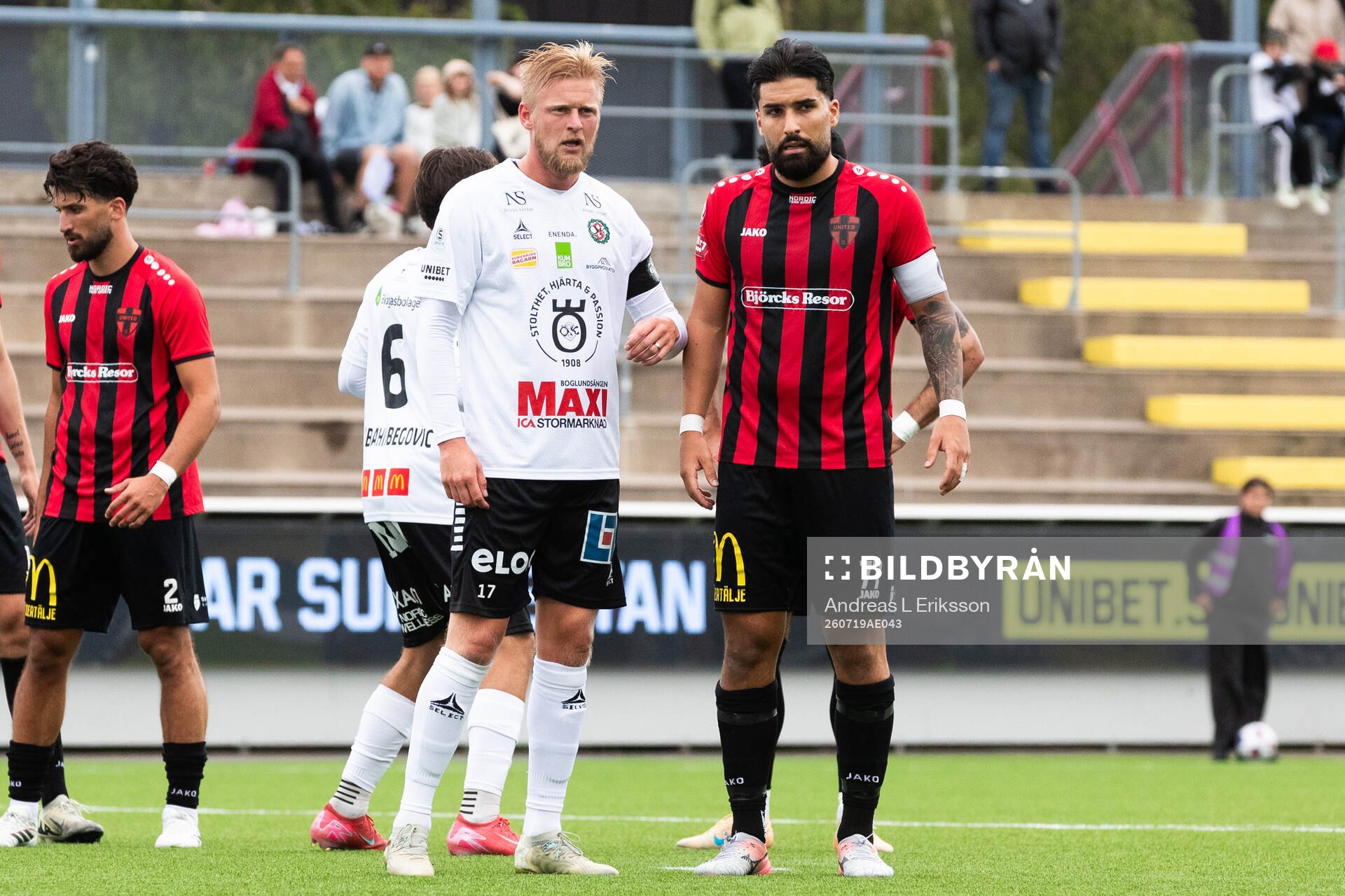 Örebros Karl Holmberg och Nordic Uniteds Jonathan Gursac