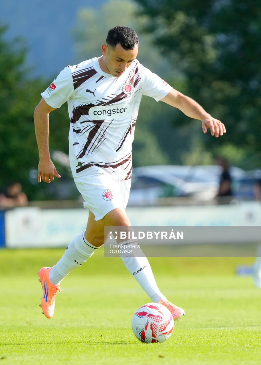 Manolis Saliakas (St. Pauli)