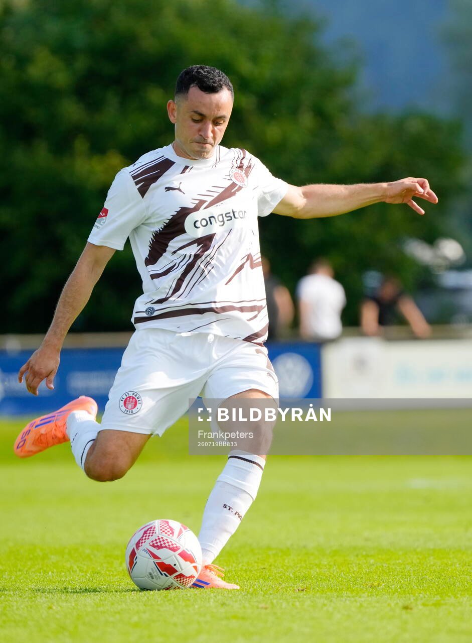 Manolis Saliakas (St. Pauli)