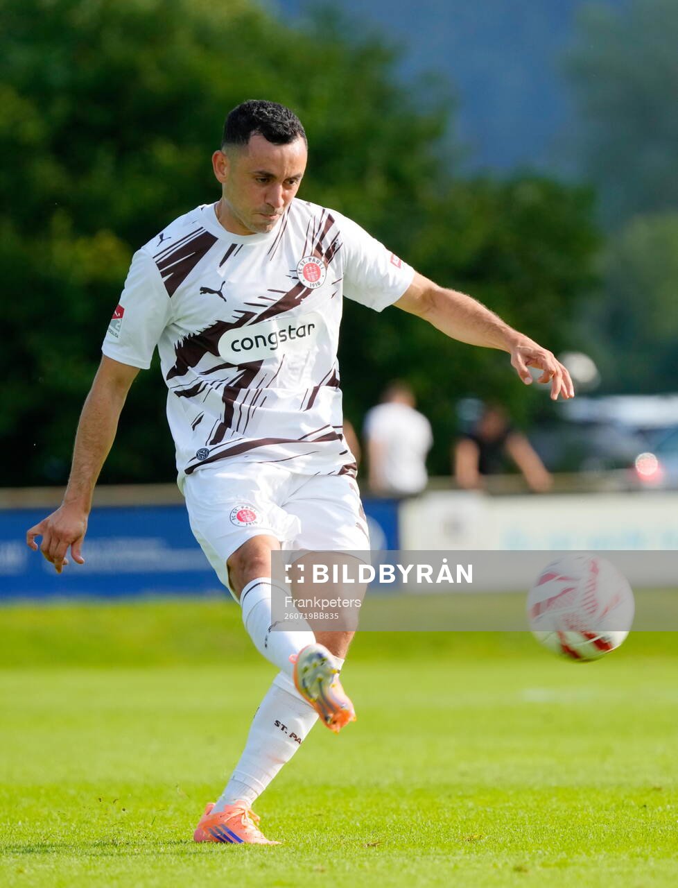 Manolis Saliakas (St. Pauli)
