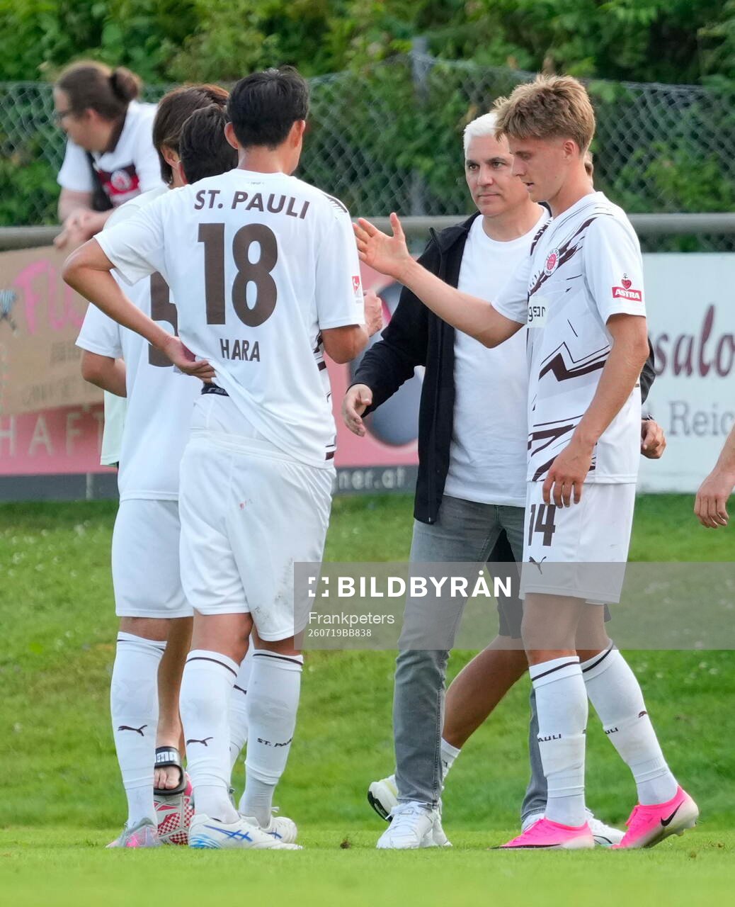 v.l. Taichi Hara, Andreas Bornemann (Geschaeftsleiter