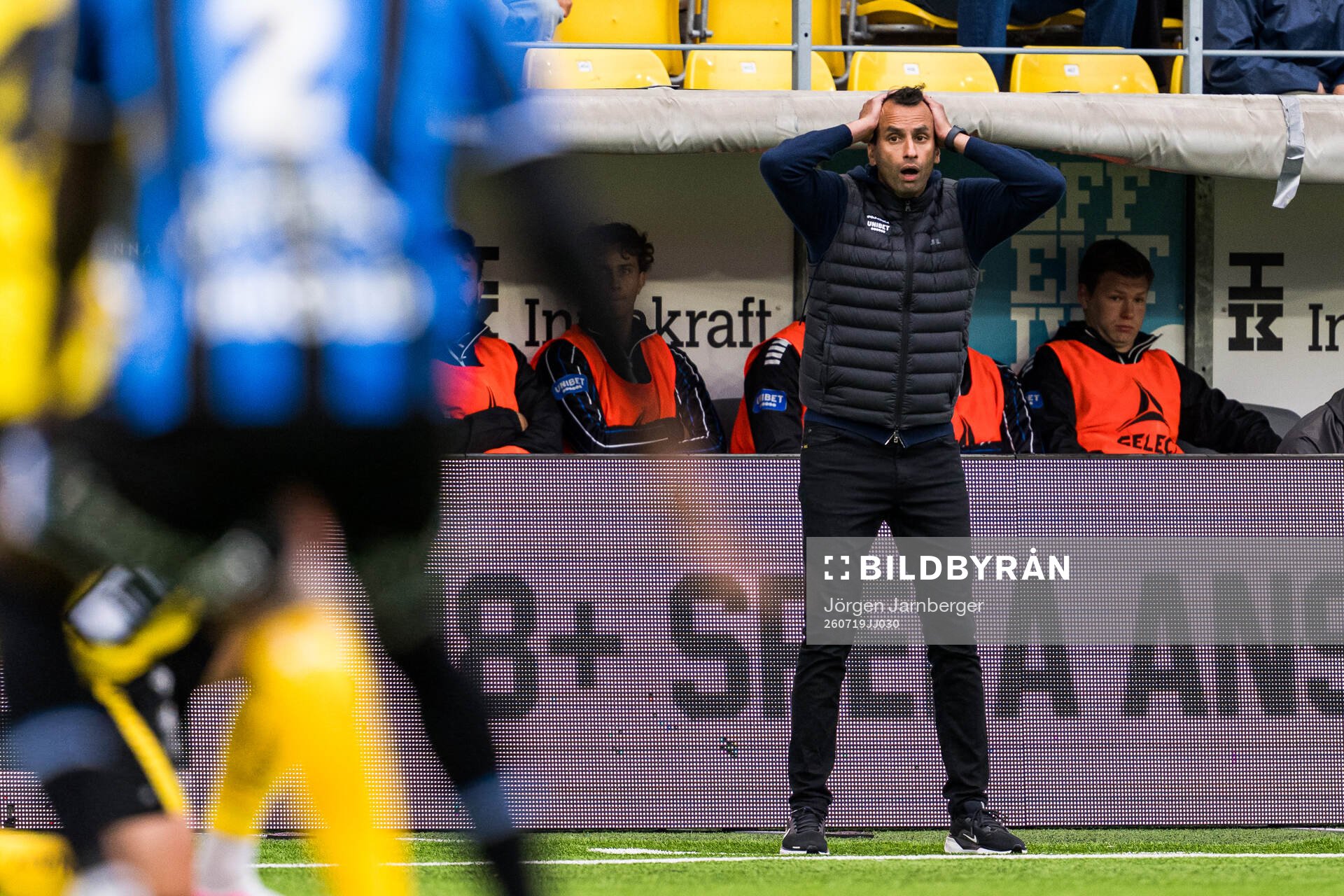 Sirius tränare Andreas Engelmark reagerar