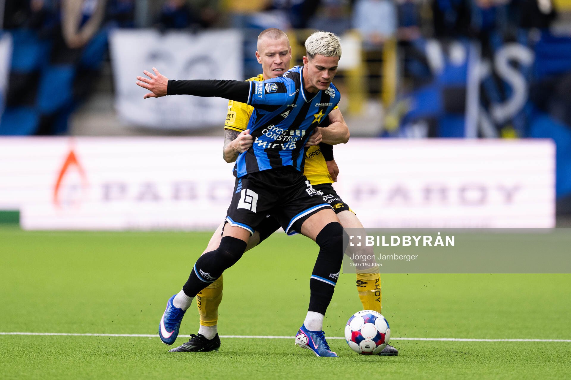 Elfsborgs Thomas Isherwood och Sirius Robbie Ure