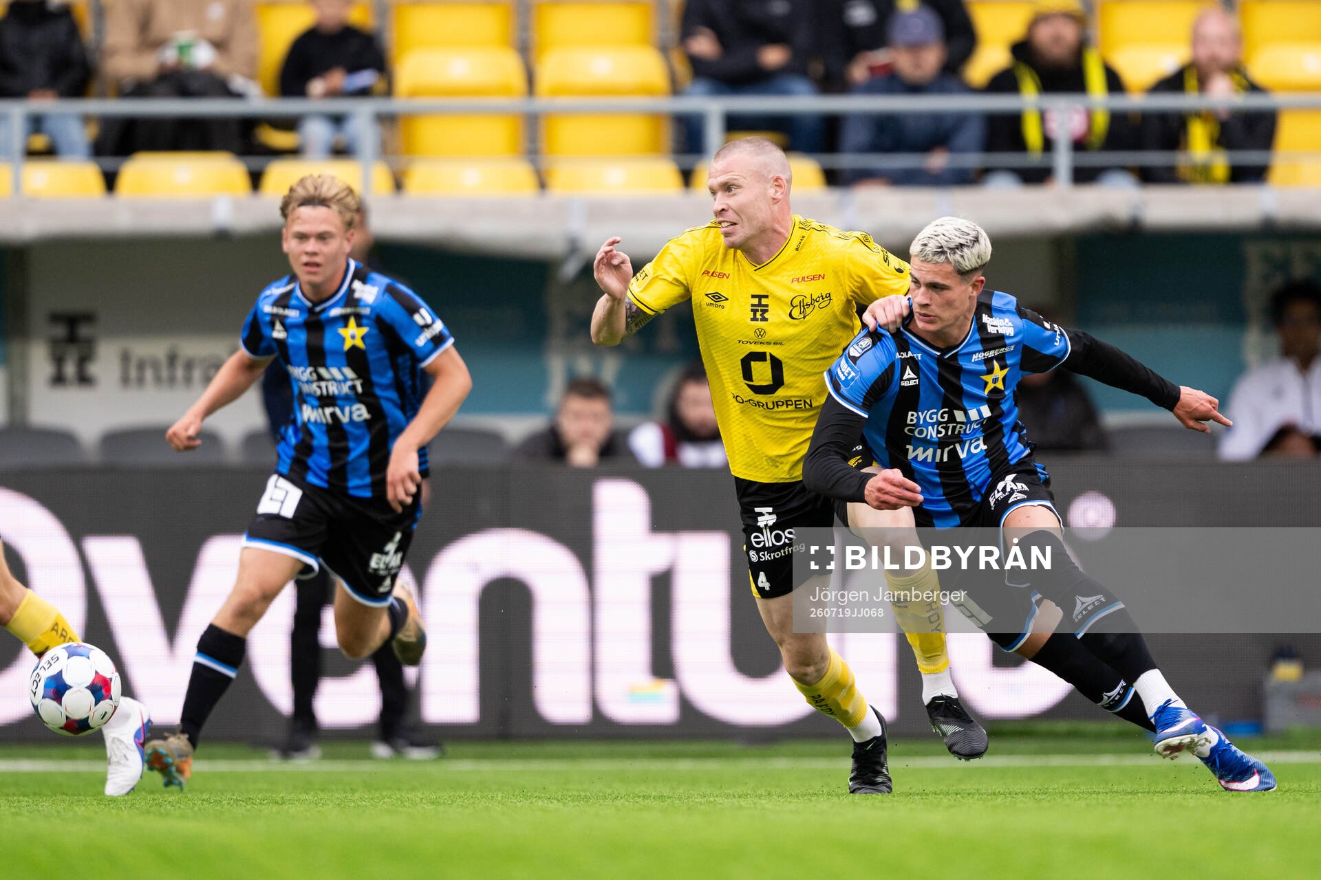 Elfsborgs Thomas Isherwood och Sirius Robbie Ure