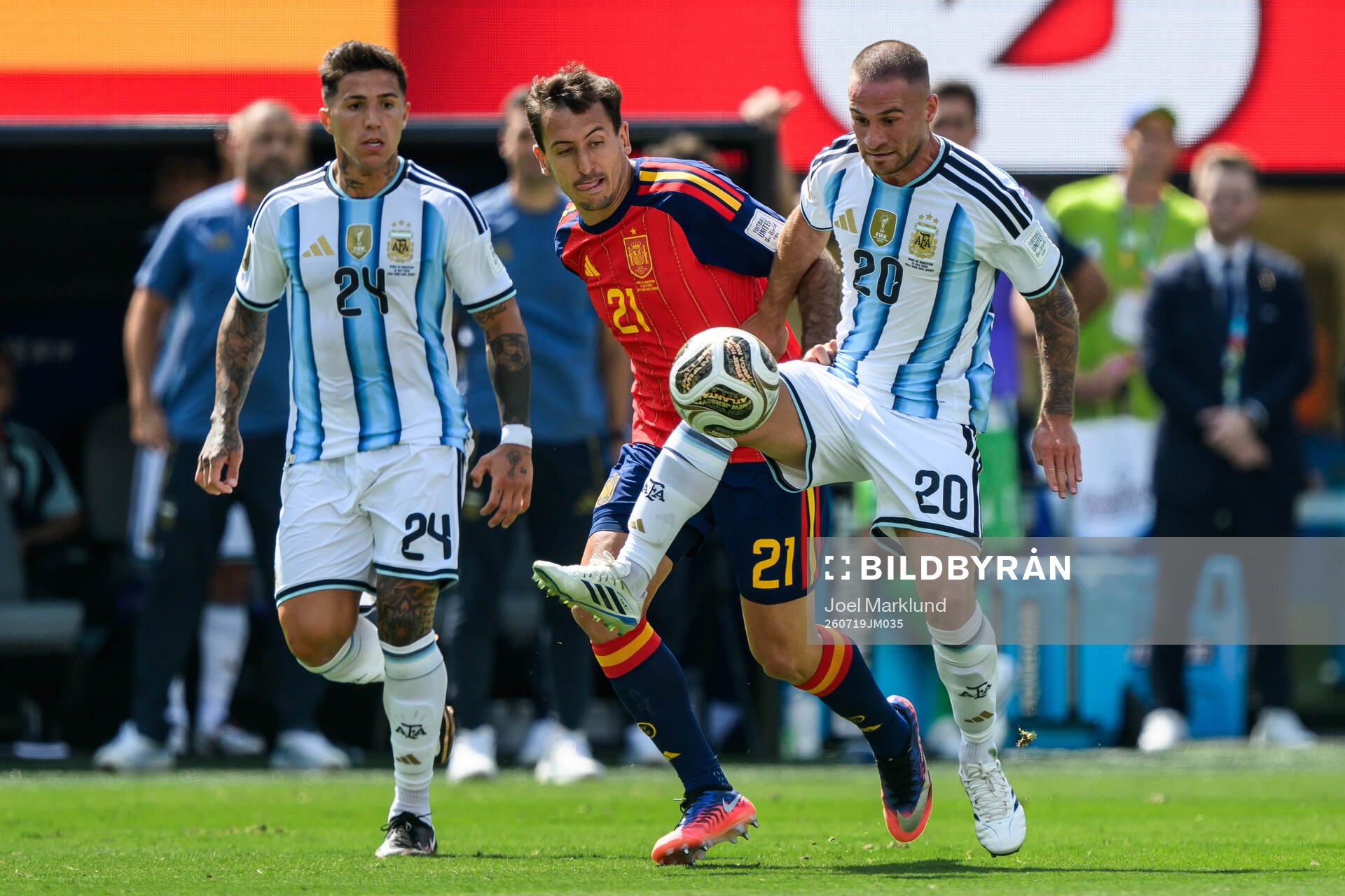 Enzo Fernandez and Alexis Mac Allister of Argentina against