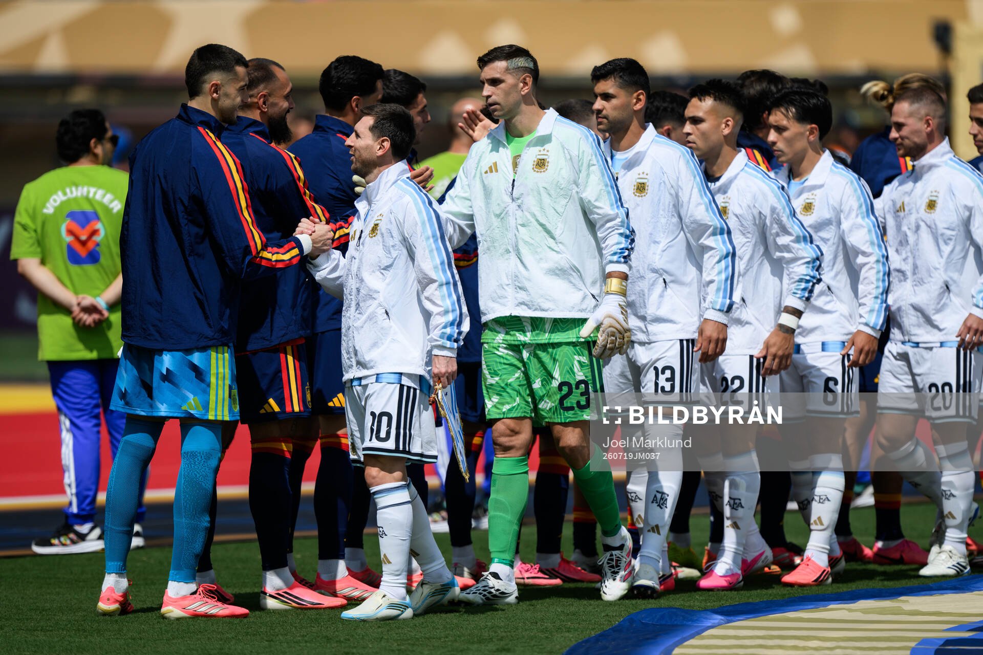 Lionel Messi, goalkeeper Emiliano Martinez, Cristian